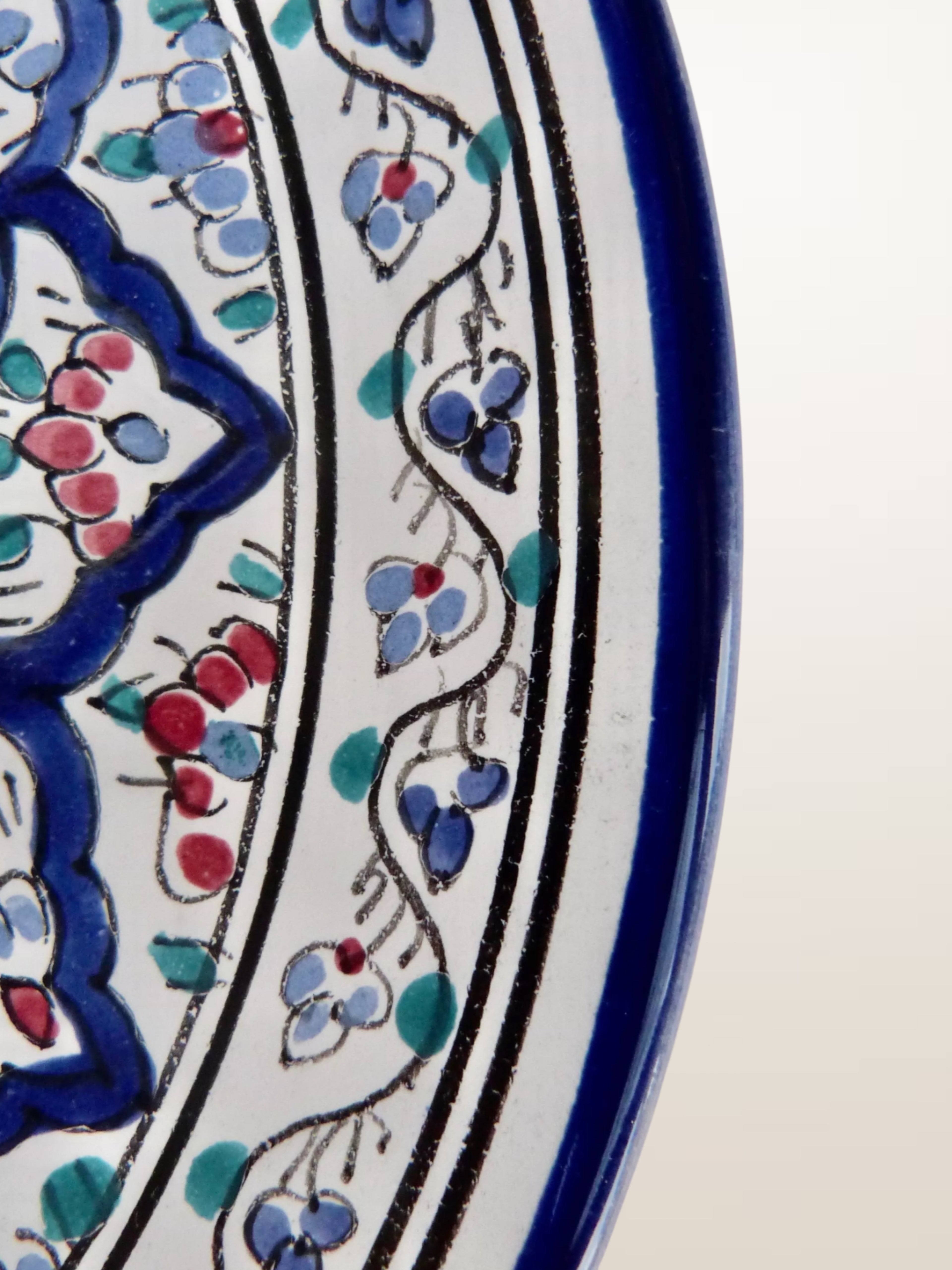 Set de trois plats en céramique peinte espagnole - ⌀ 23, 26 et 32 cm