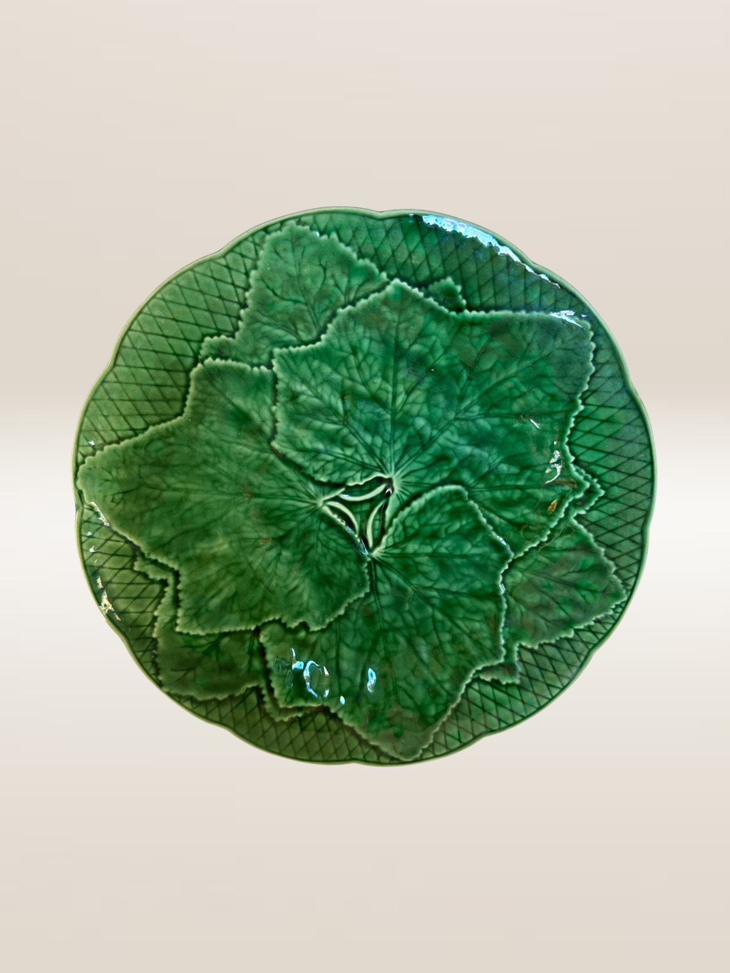 Set de 5 assiettes à dessert barbotine verte, modèle feuille de vigne Gien