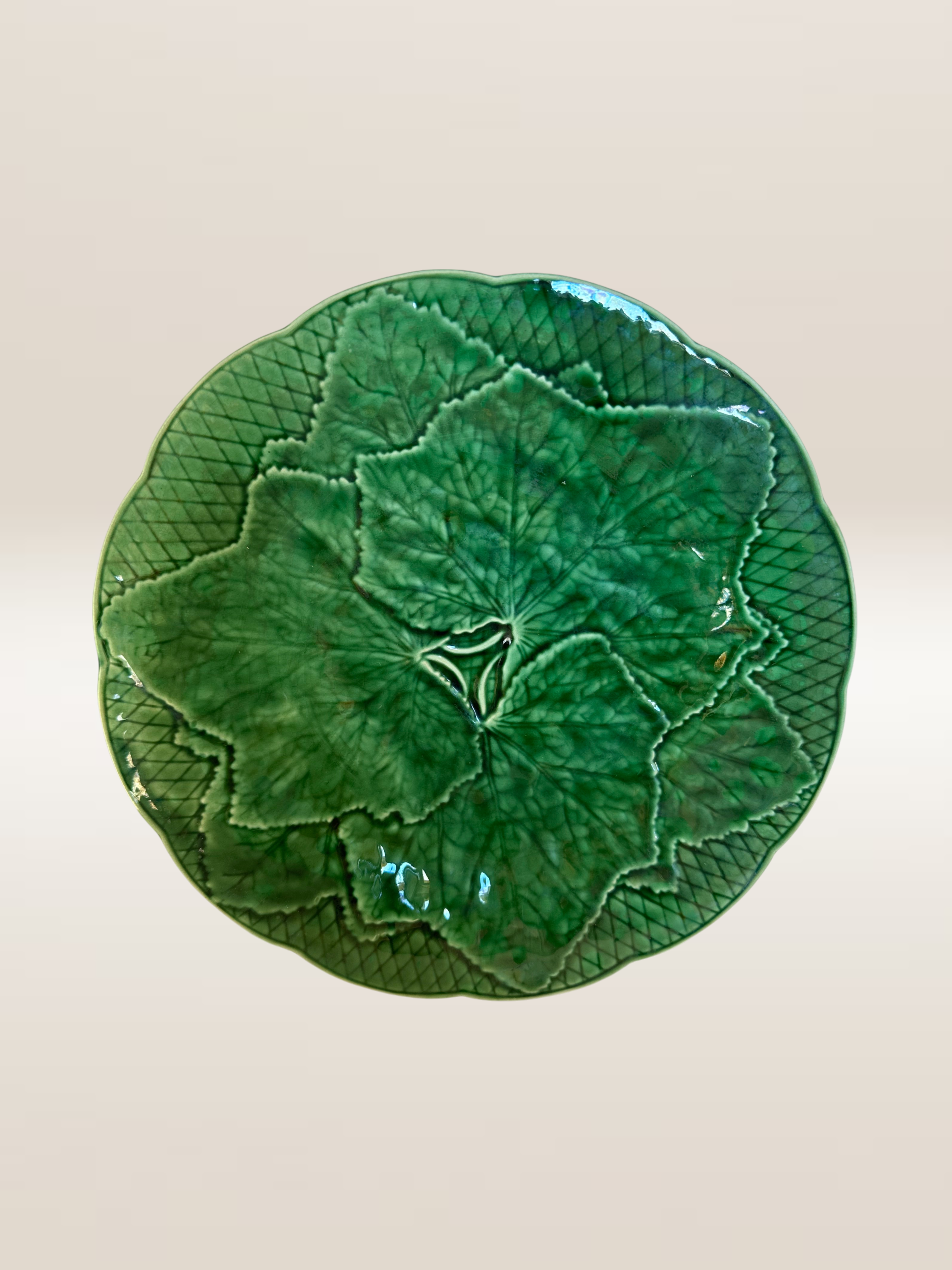 Set de 5 assiettes à dessert barbotine verte, modèle feuille de vigne Gien