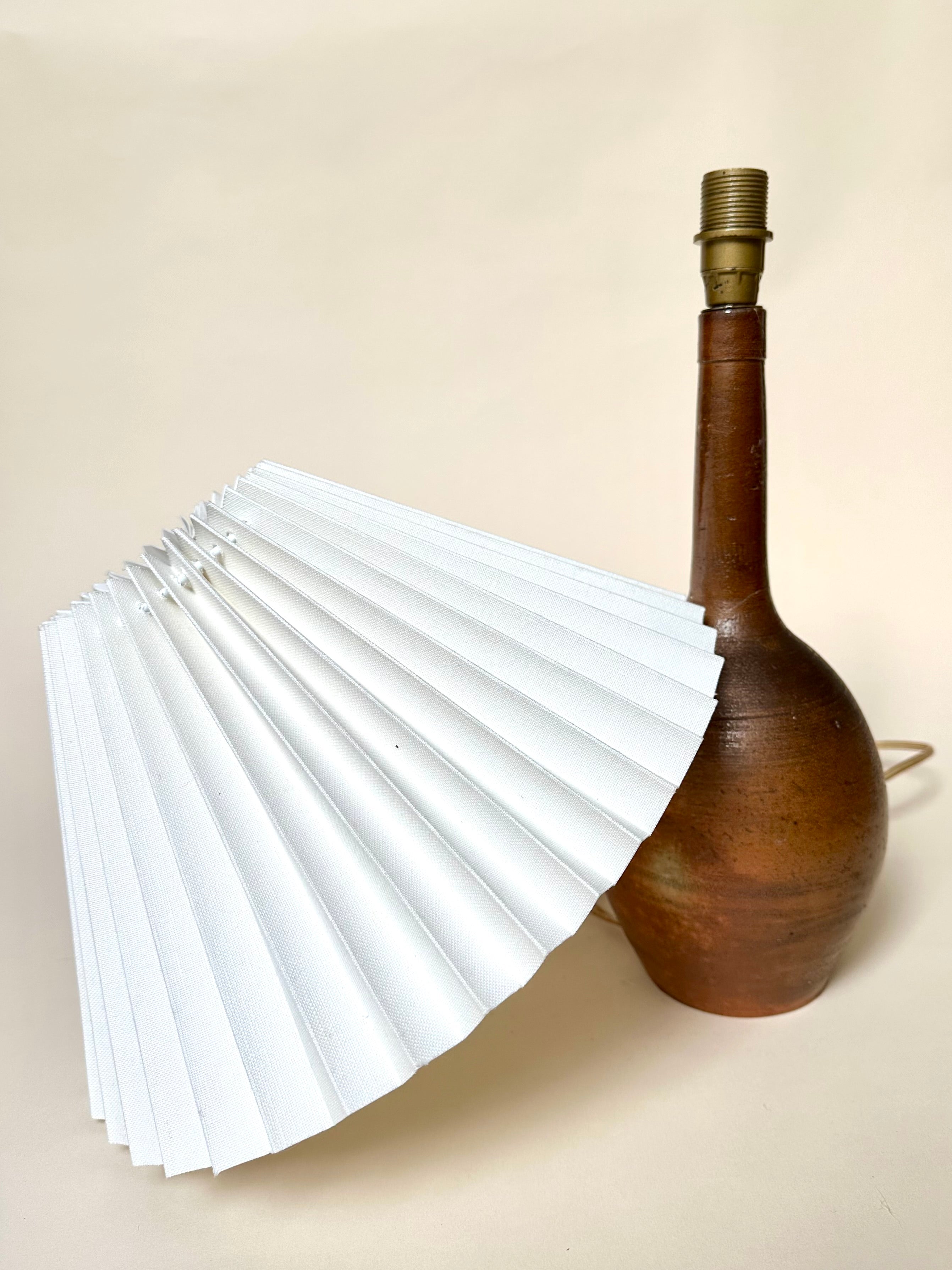 Lampe à poser en grès