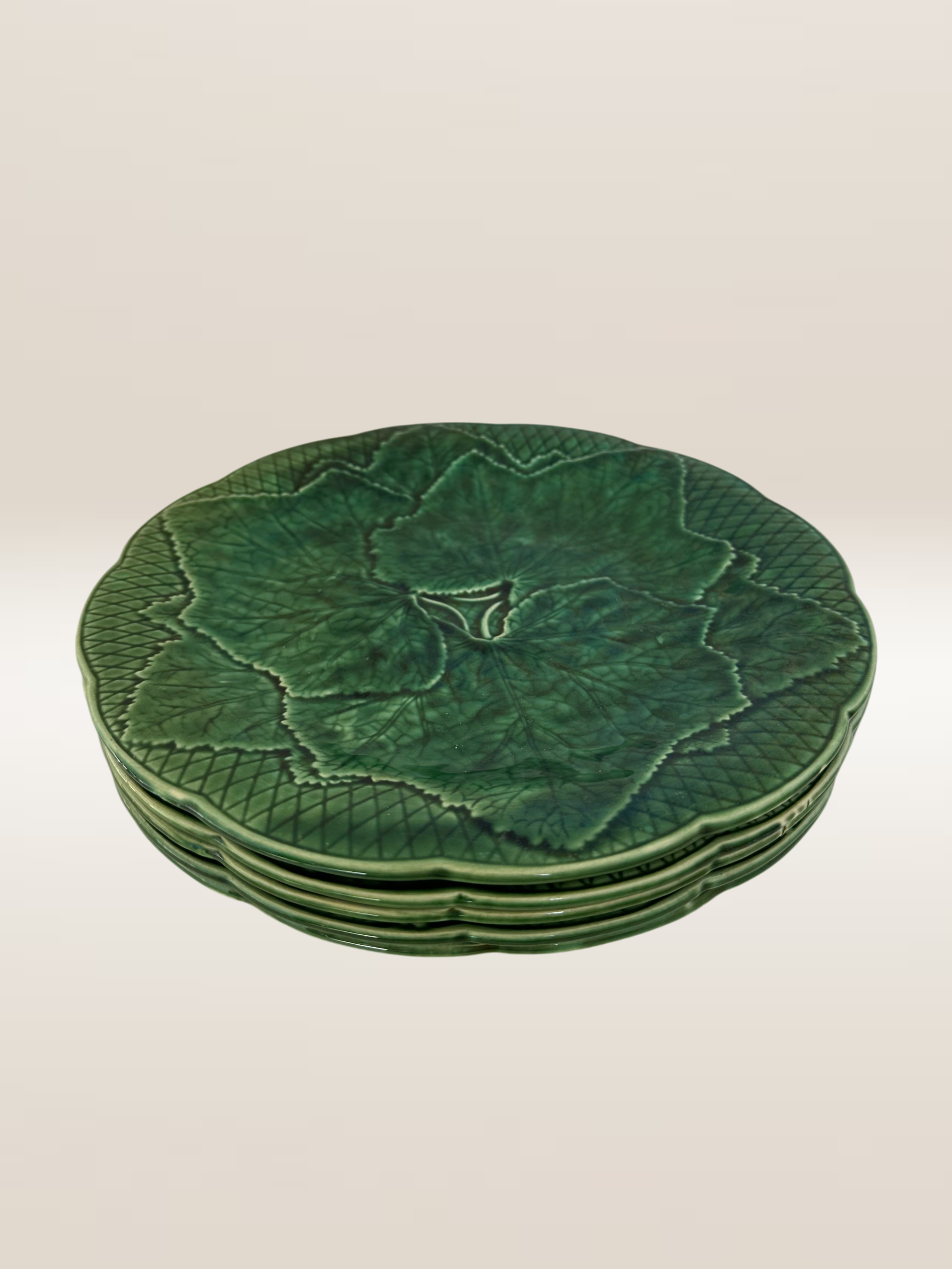 Set de 5 assiettes à dessert barbotine verte, modèle feuille de vigne Gien