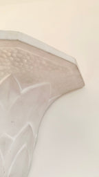 Paire d'appliques en plâtre, décor palmettes, XXe