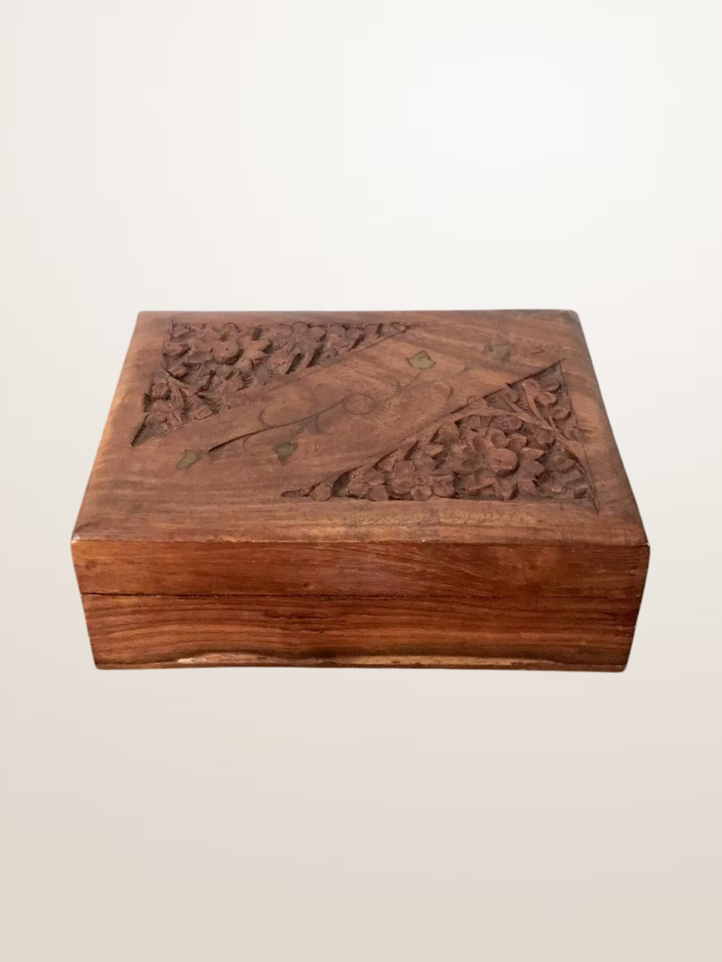 Boîte népalaise en bois sculpté