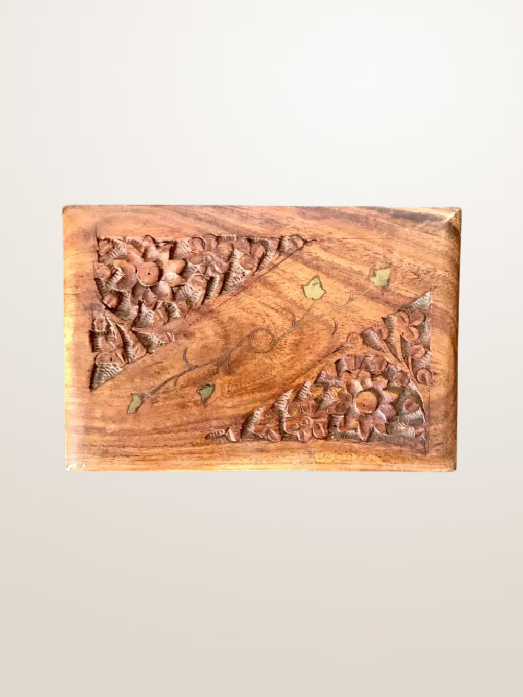 Boîte népalaise en bois sculpté