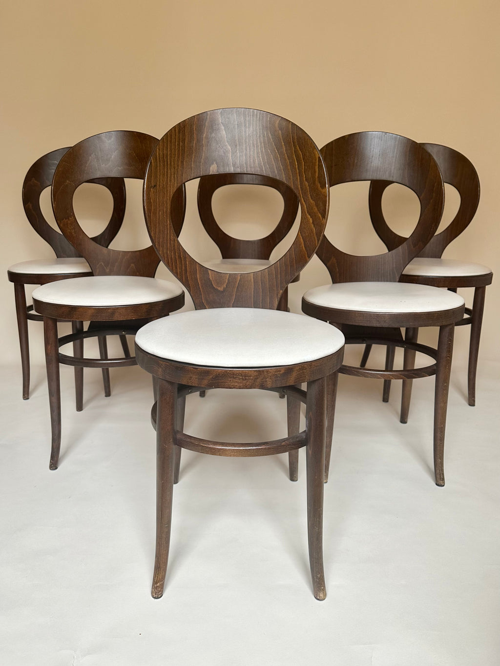 Set de six chaises Mouette attr. à Baumann