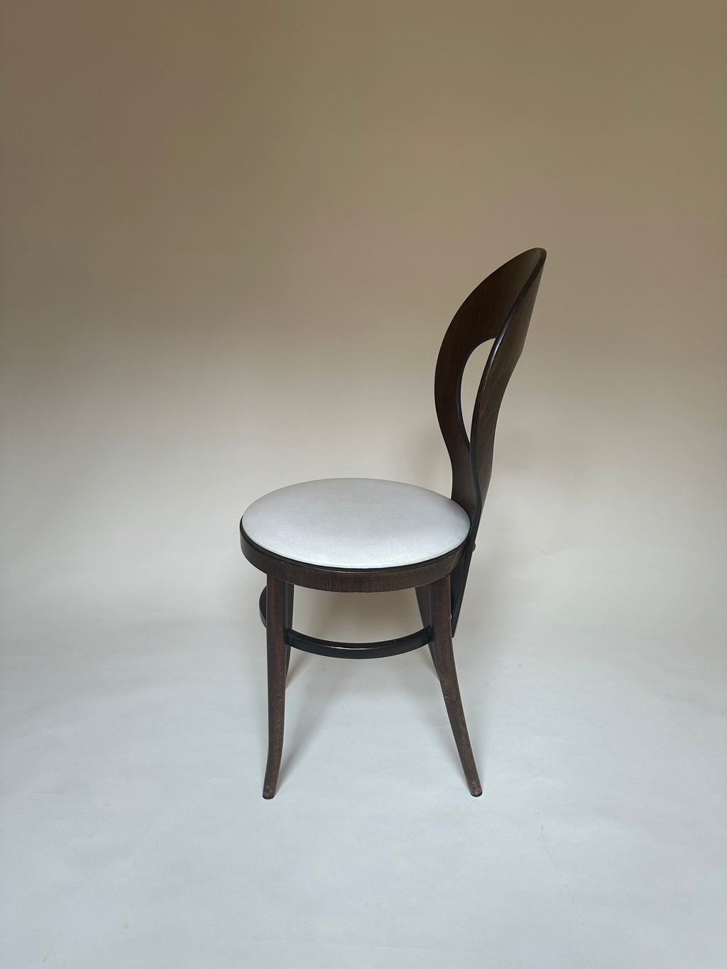 Set de six chaises Mouette attr. à Baumann