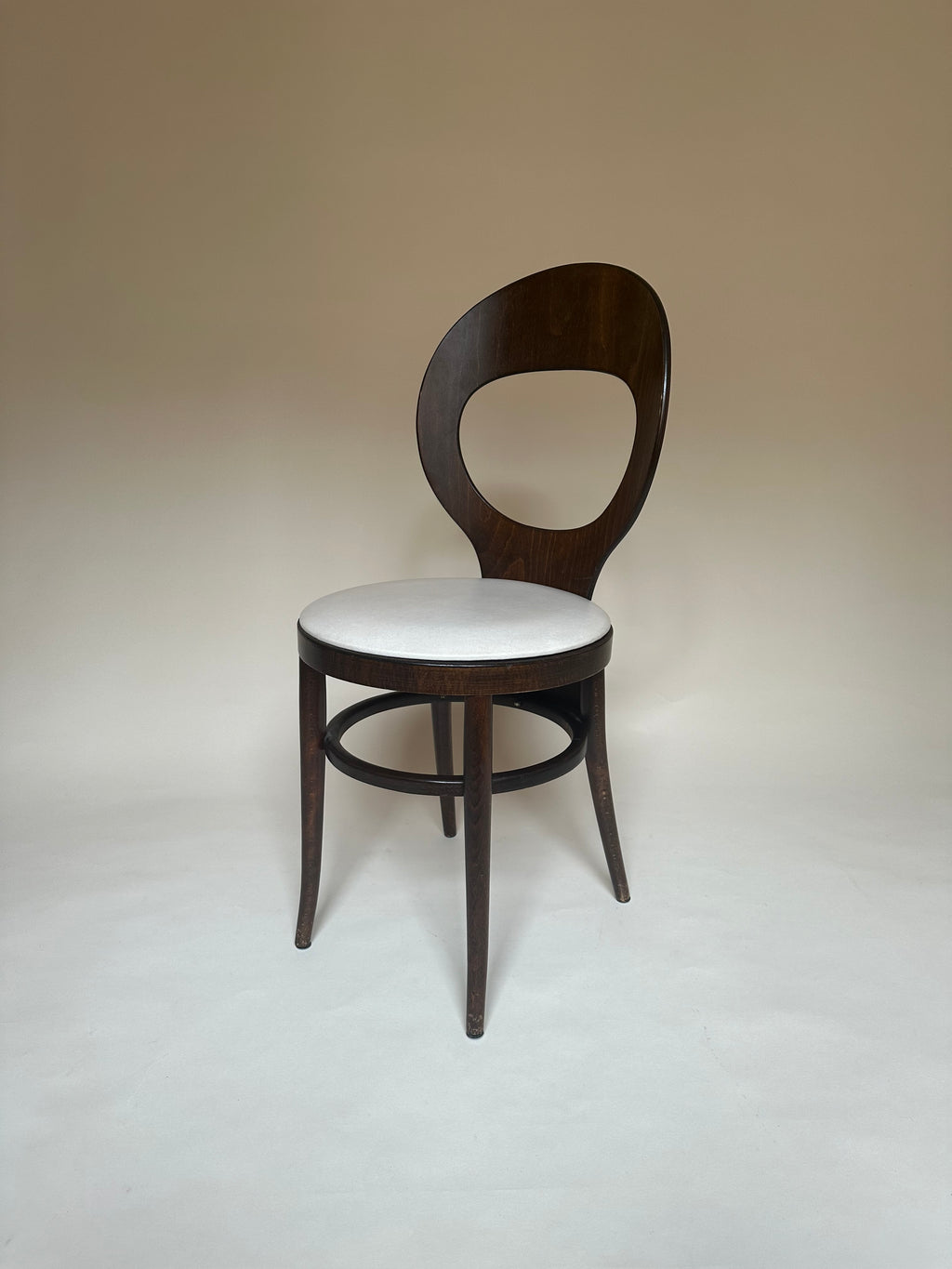 Set de six chaises Mouette attr. à Baumann