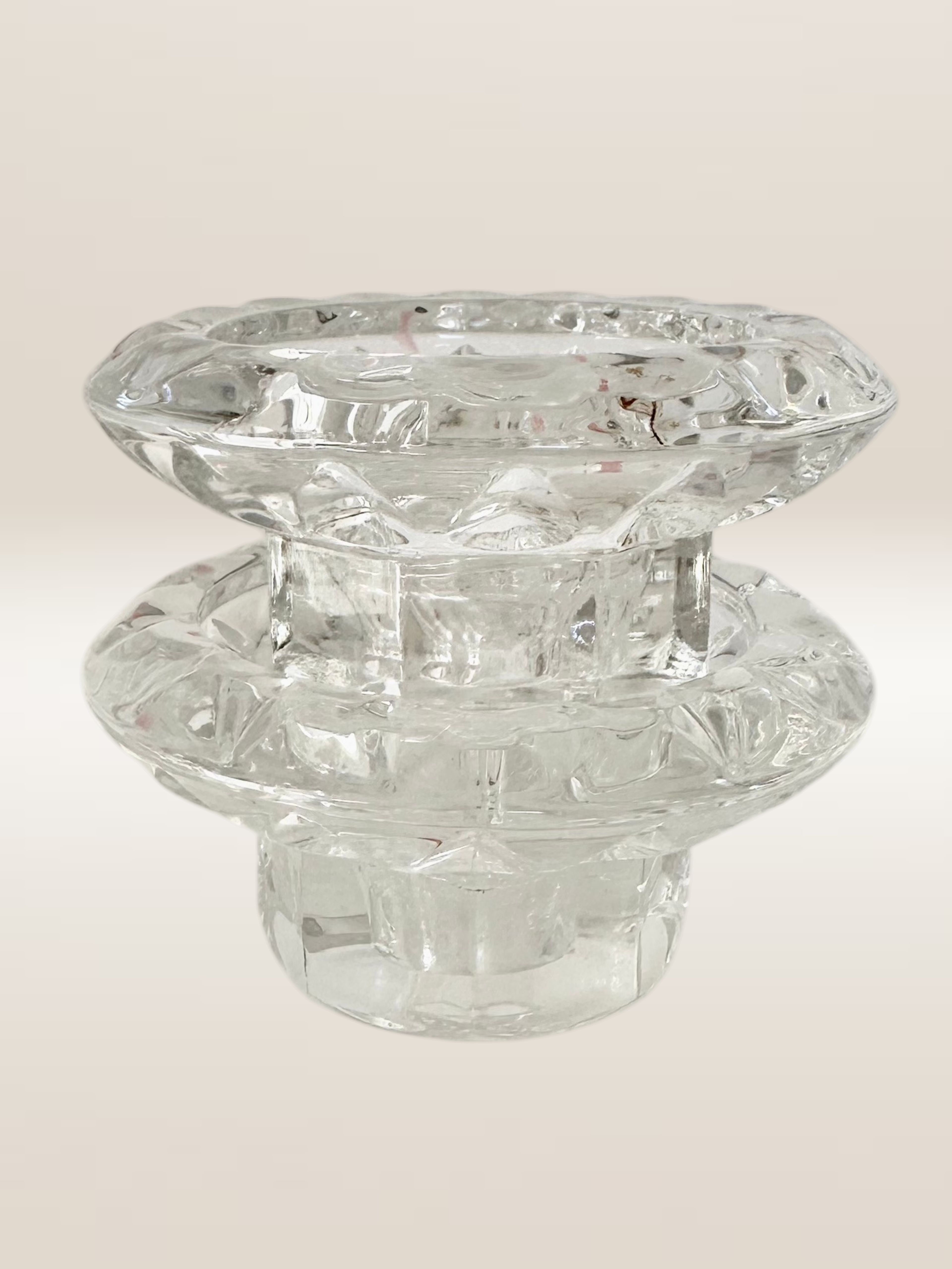 Paire de bougeoirs en verre