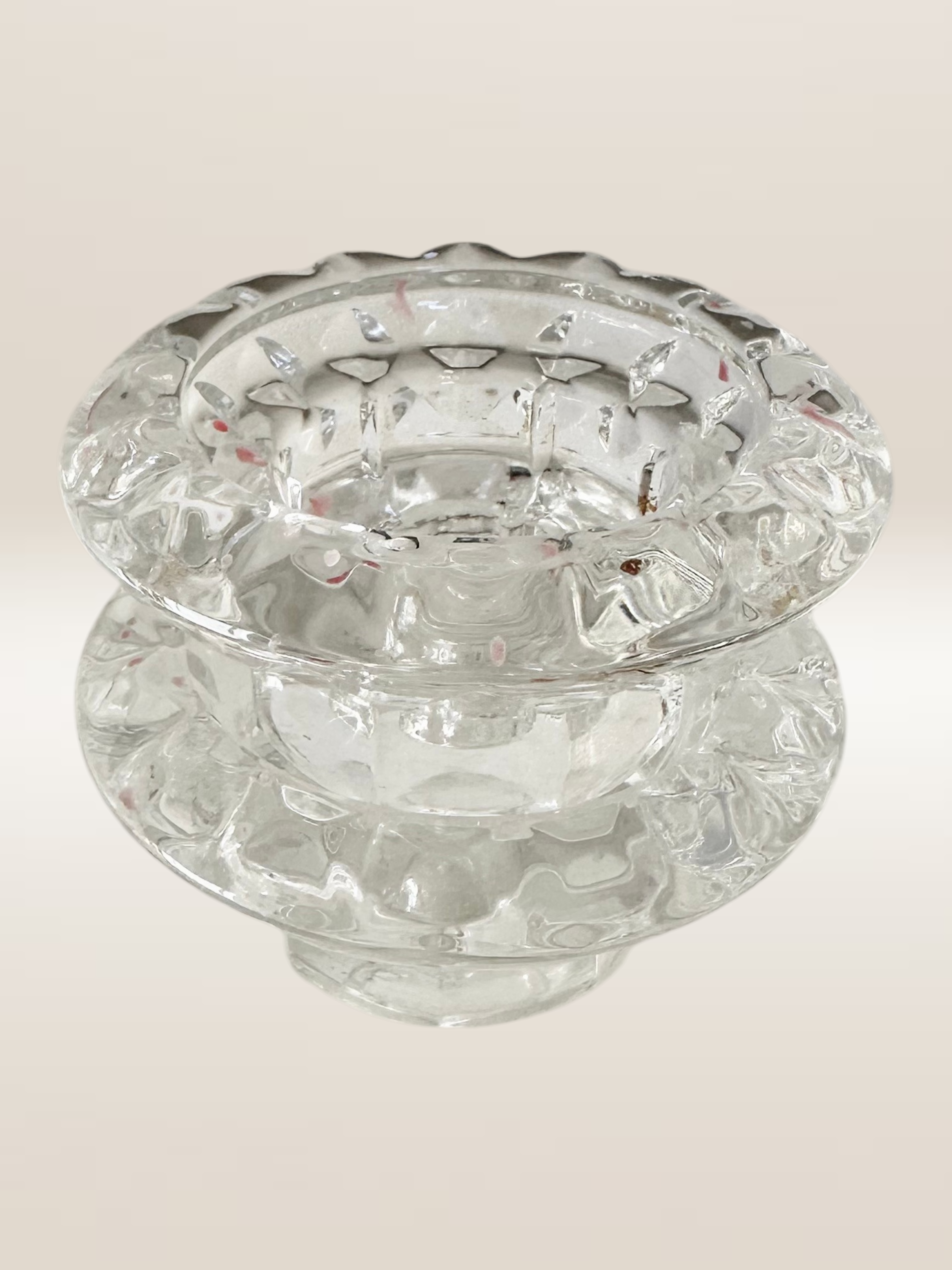 Paire de bougeoirs en verre