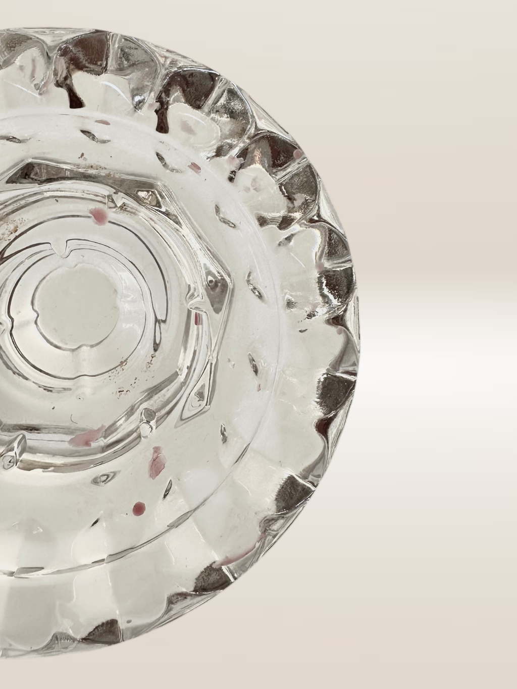 Paire de bougeoirs en verre