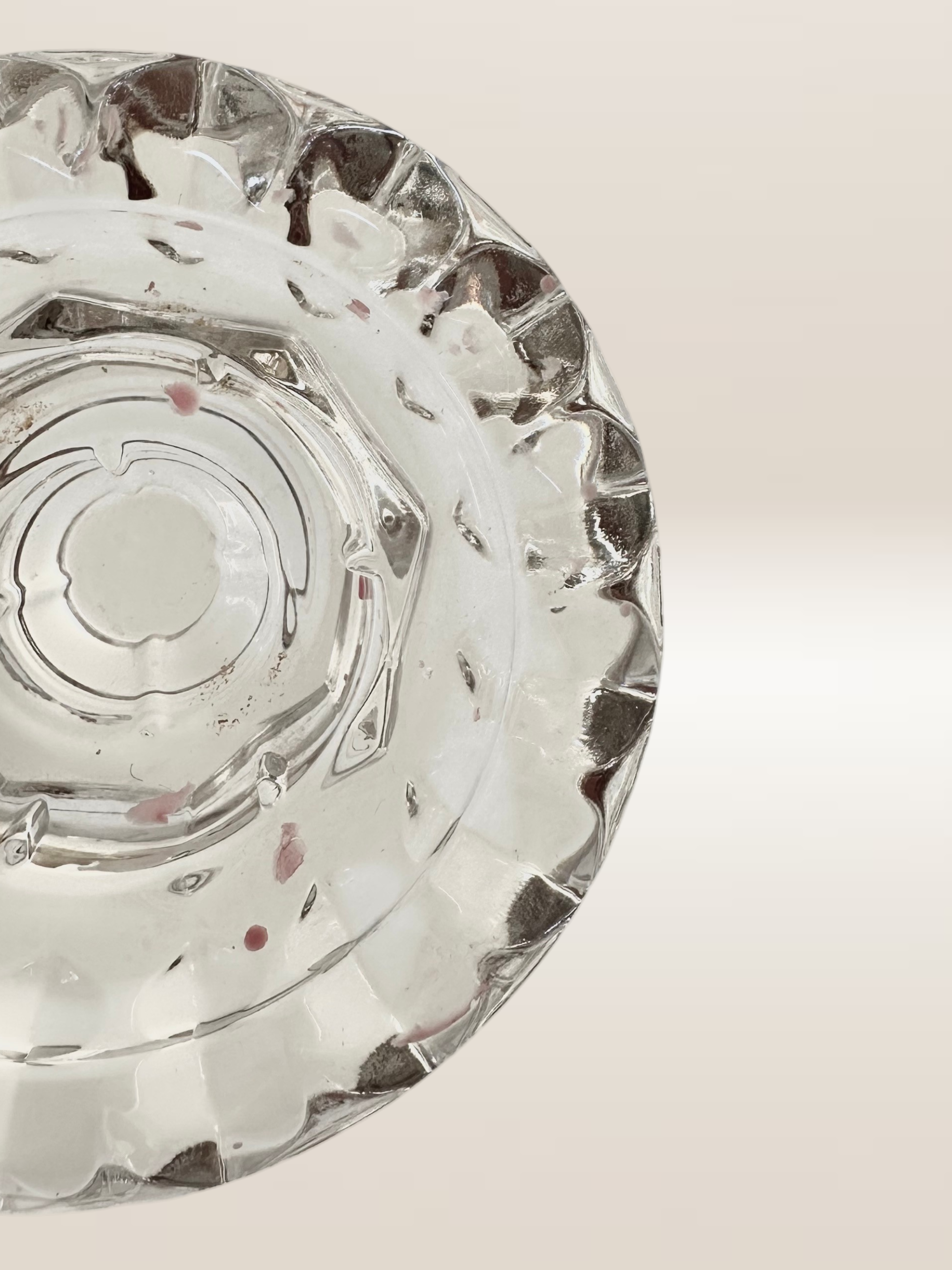 Paire de bougeoirs en verre