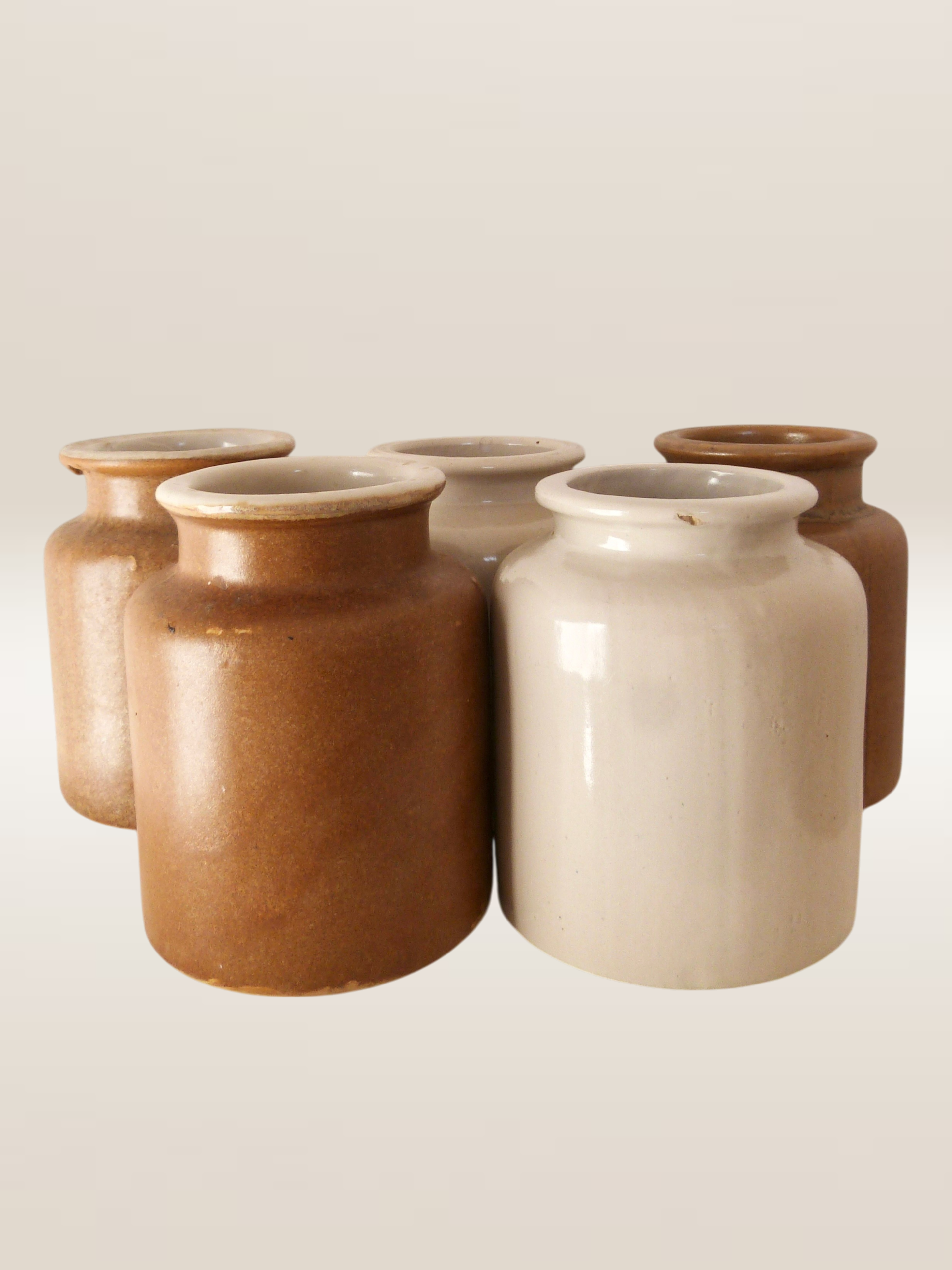 Ensemble de cinq pots en grès vernissé