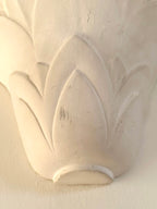 Paire d'appliques en plâtre, décor palmettes, XXe