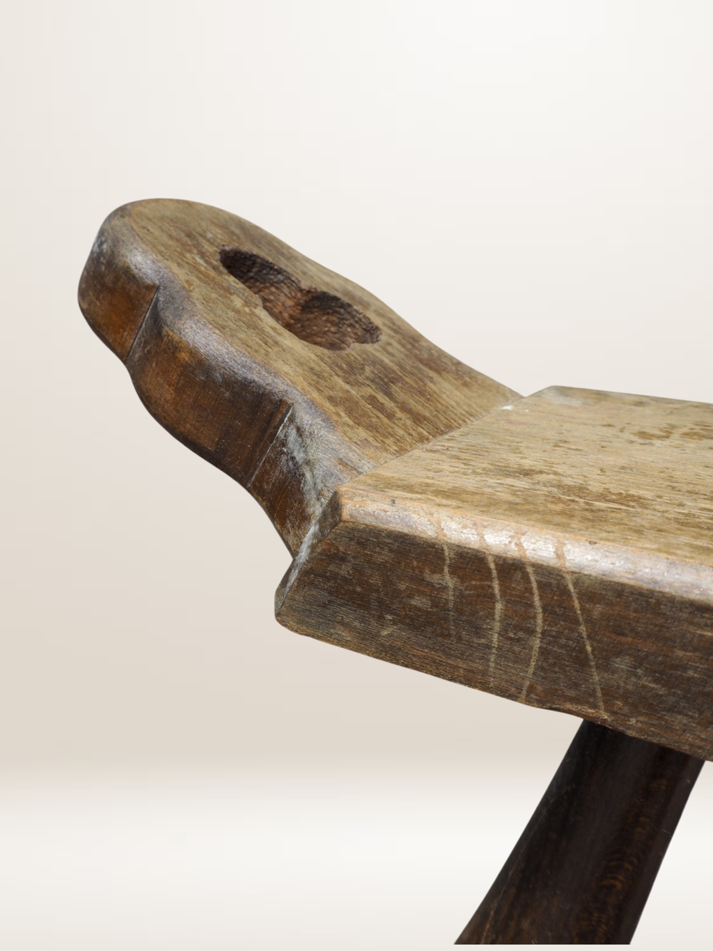 Chaise paysanne tripode en bois