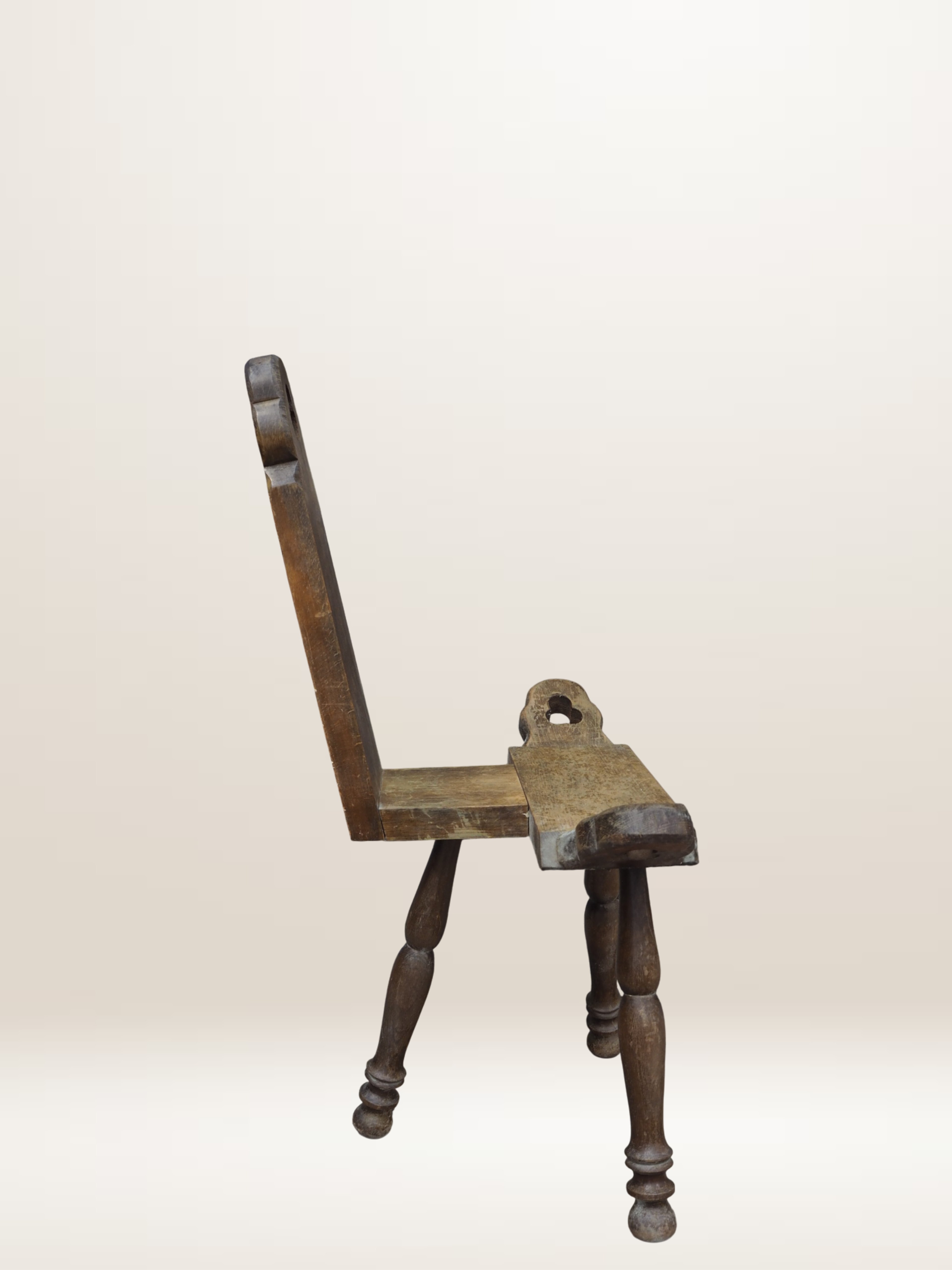 Chaise paysanne tripode en bois