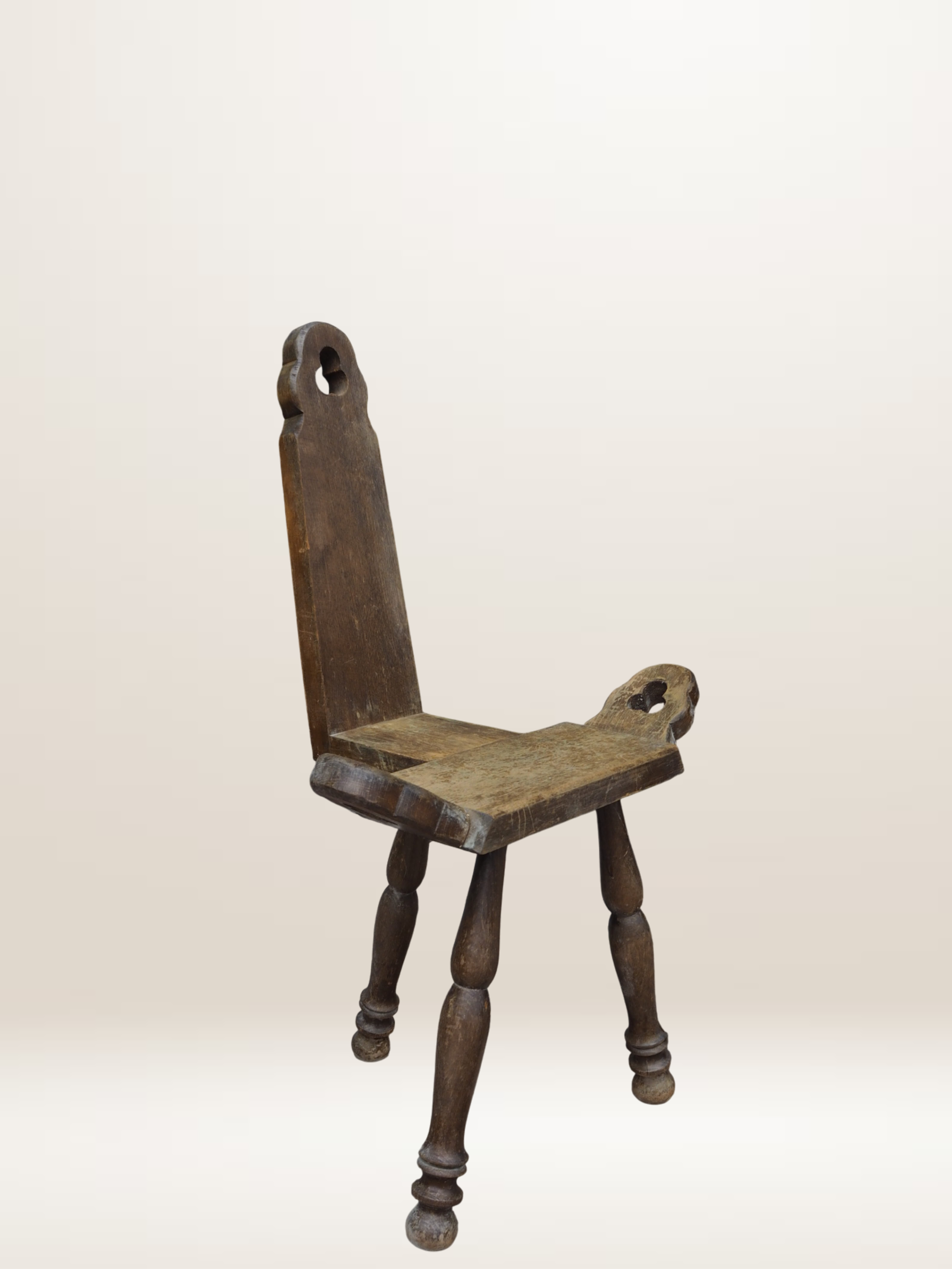 Chaise paysanne tripode en bois