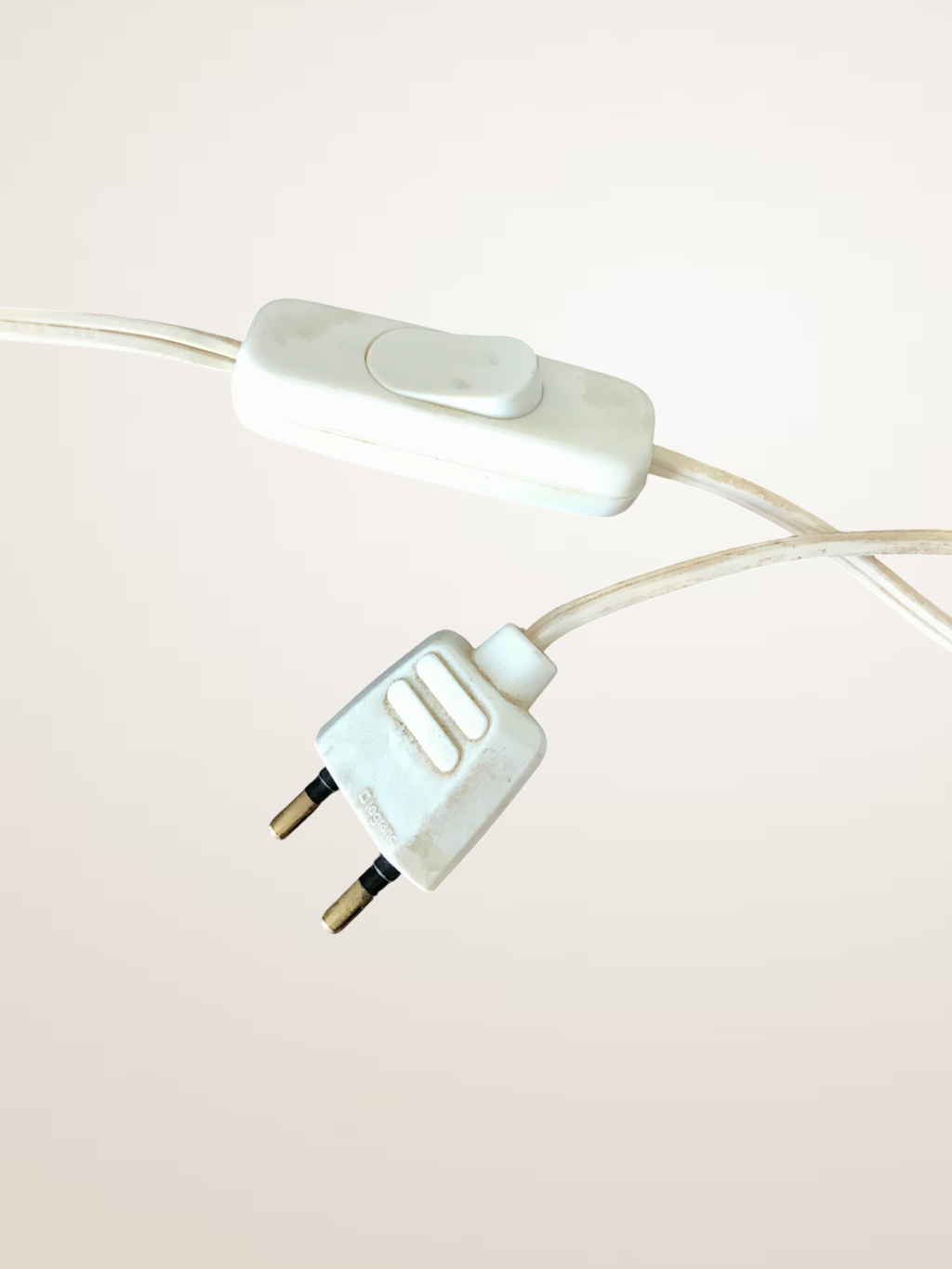 Lampe en bois avec abat-jour en lin