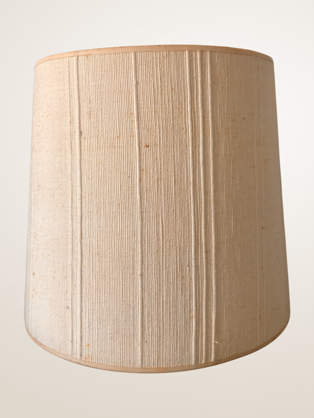 Lampe en bois avec abat-jour en lin