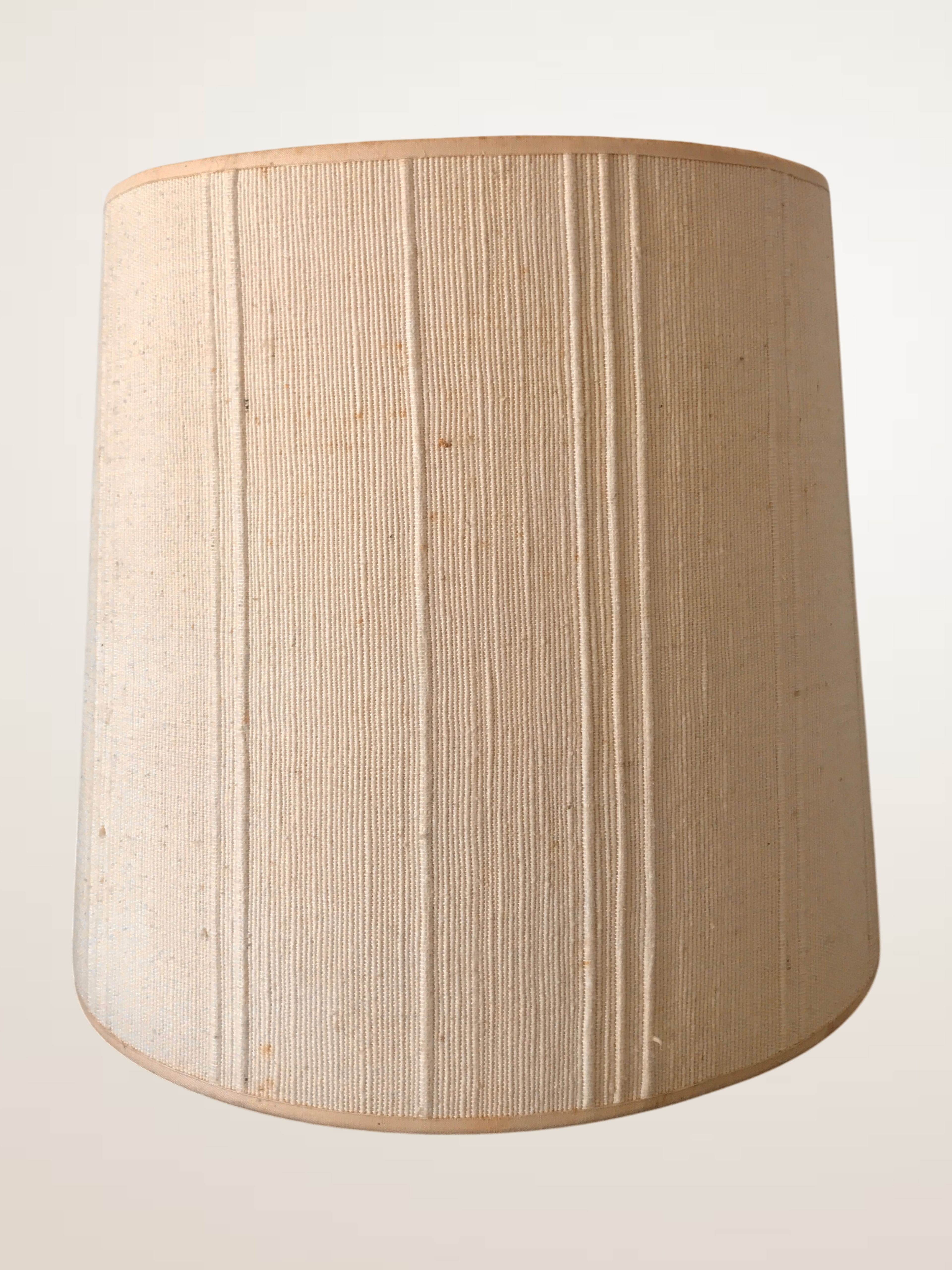 Lampe en bois avec abat-jour en lin