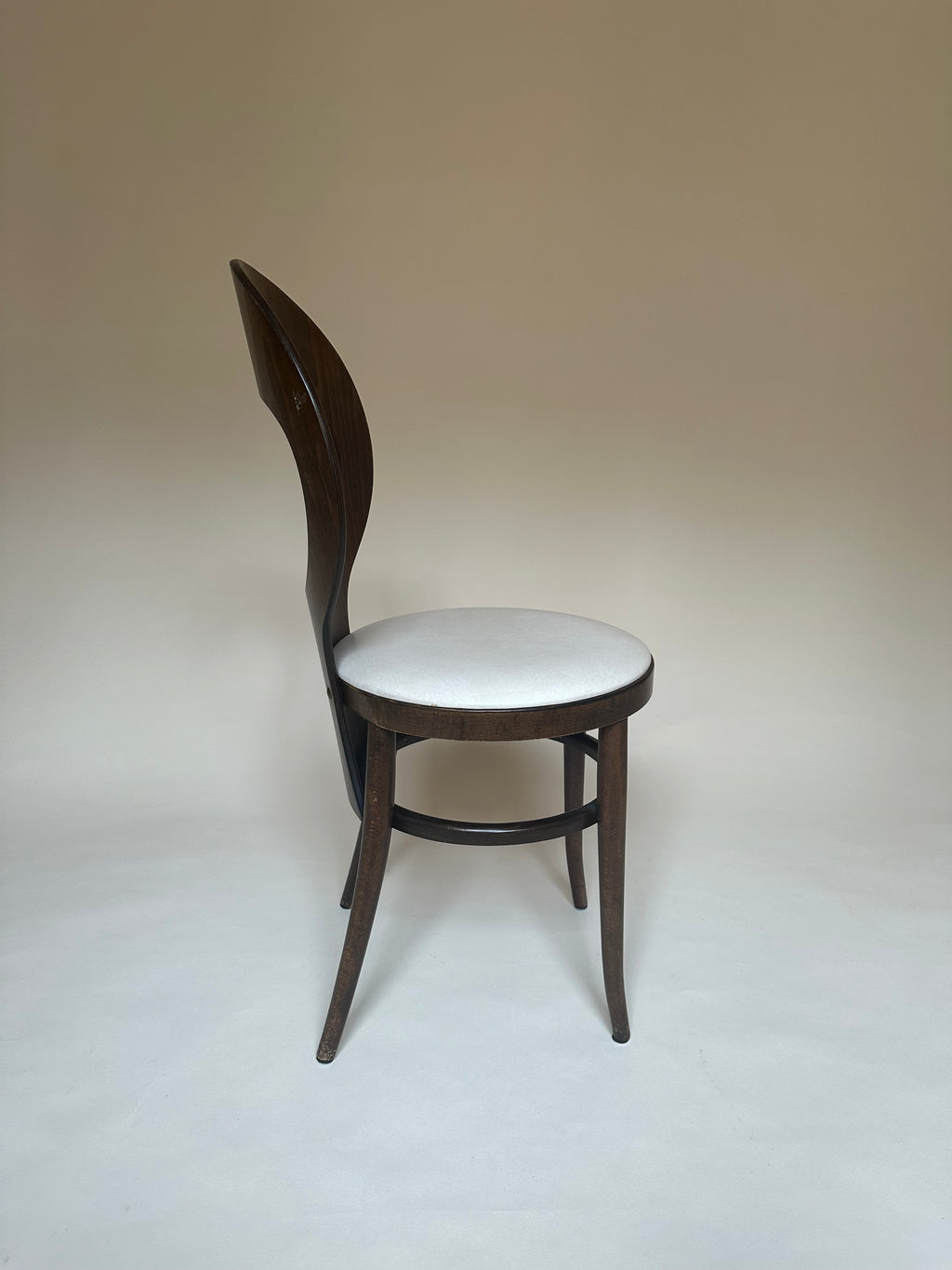 Set de six chaises Mouette attr. à Baumann