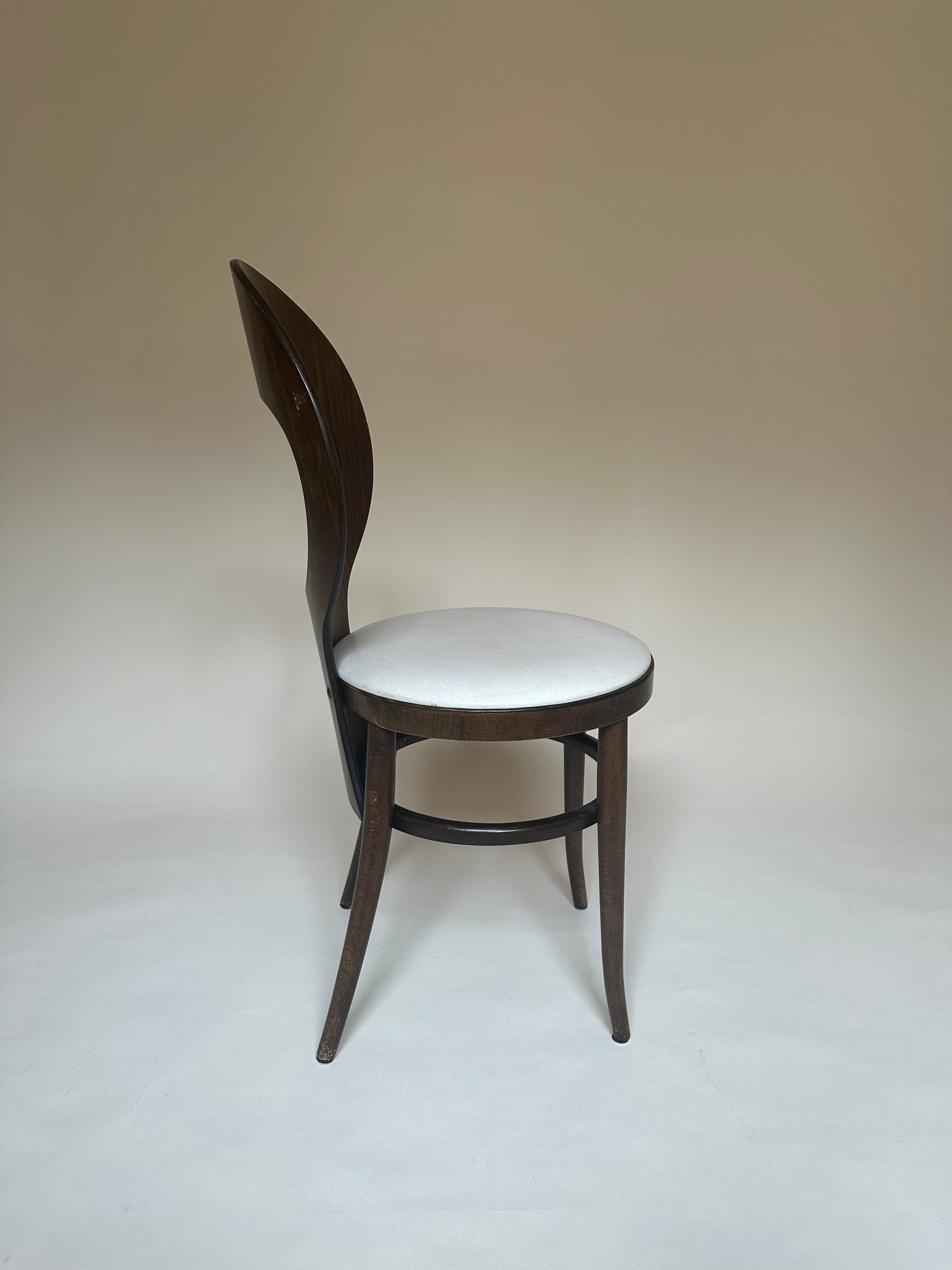 Set de six chaises Mouette attr. à Baumann