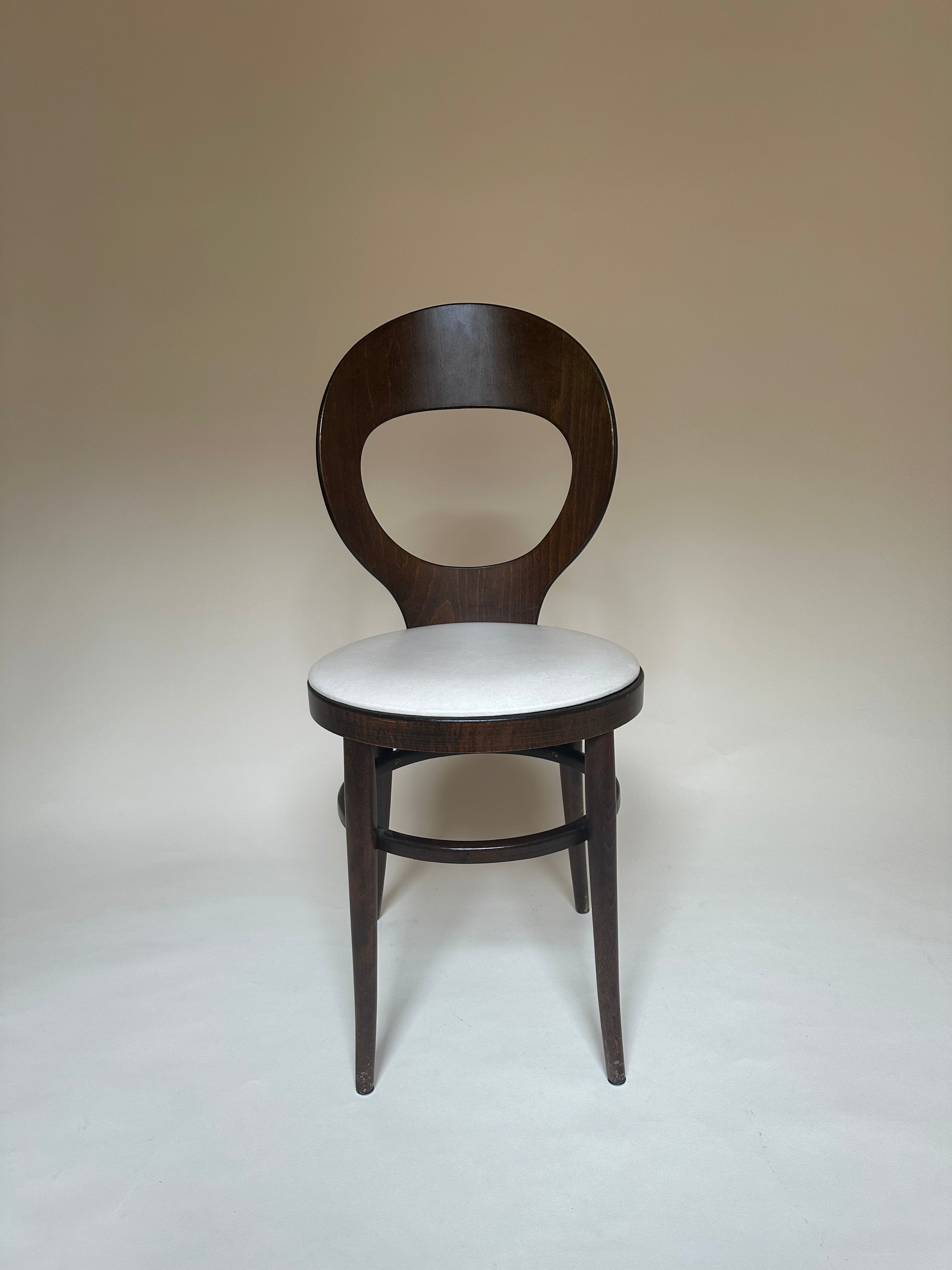 Set de six chaises Mouette attr. à Baumann