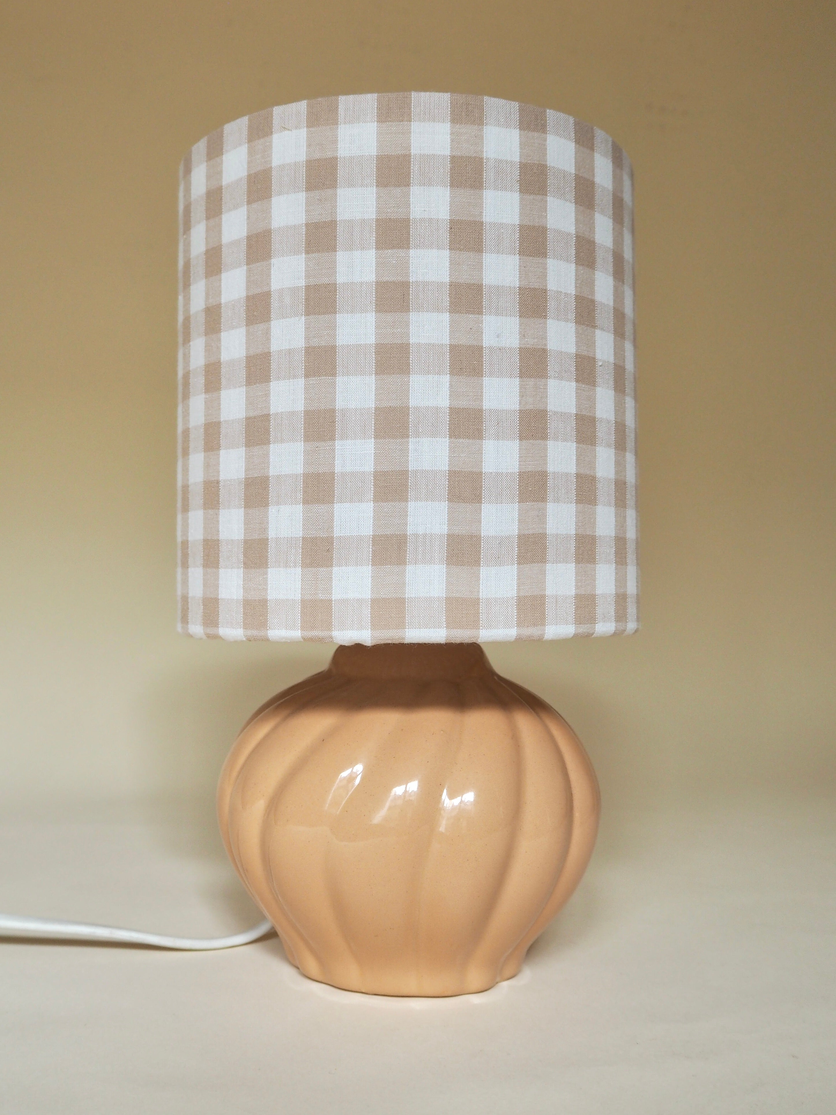 Lampe en céramique avec abat-jour en coton vichy