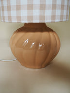 Lampe en céramique avec abat-jour en coton vichy