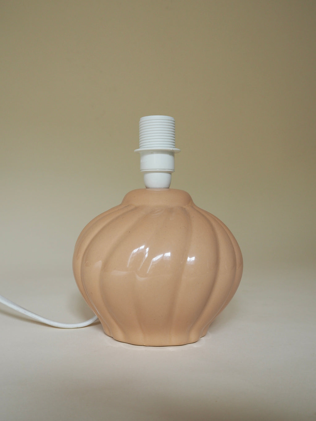 Lampe en céramique avec abat-jour en coton vichy