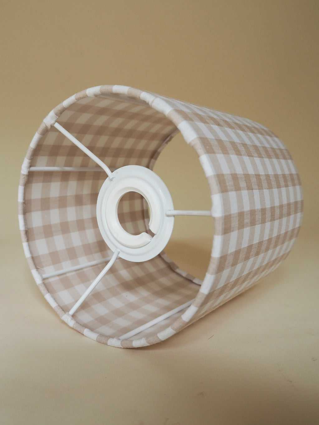 Lampe en céramique avec abat-jour en coton vichy