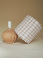 Lampe en céramique avec abat-jour en coton vichy