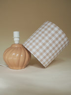 Lampe en céramique avec abat-jour en coton vichy
