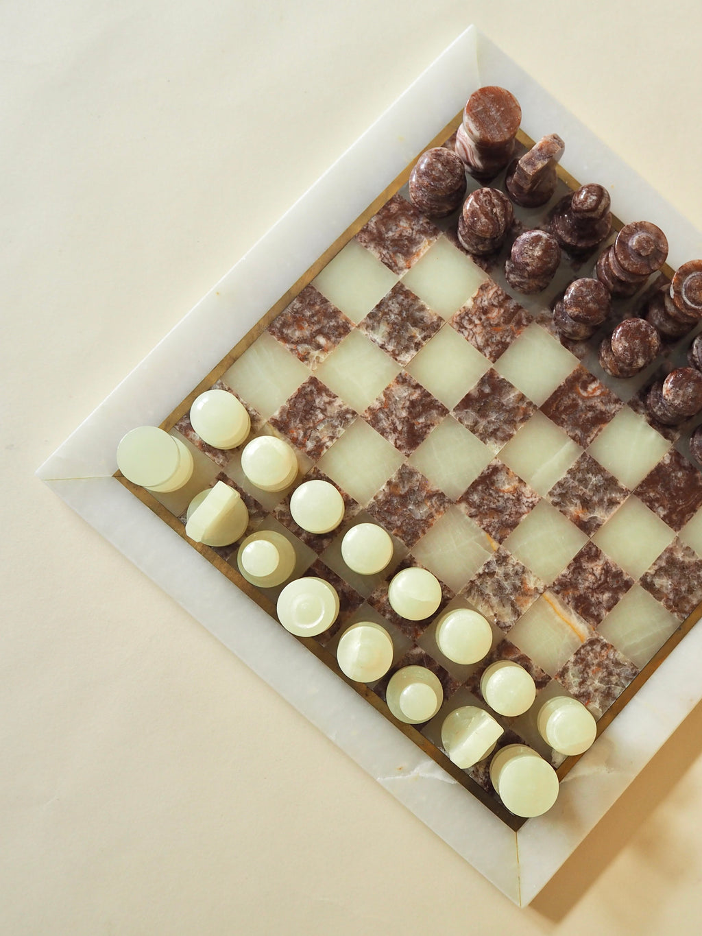 Jeu d'échecs en onyx et marbre