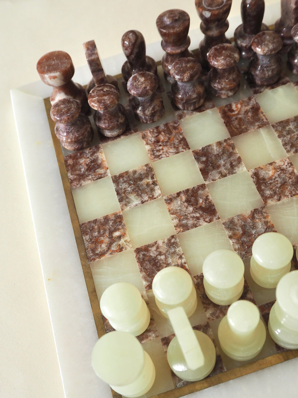 Jeu d'échecs en onyx et marbre