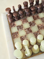 Jeu d'échecs en onyx et marbre