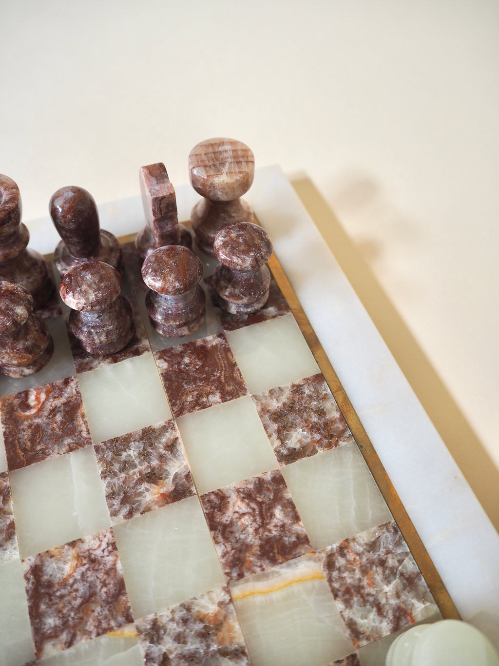 Jeu d'échecs en onyx et marbre
