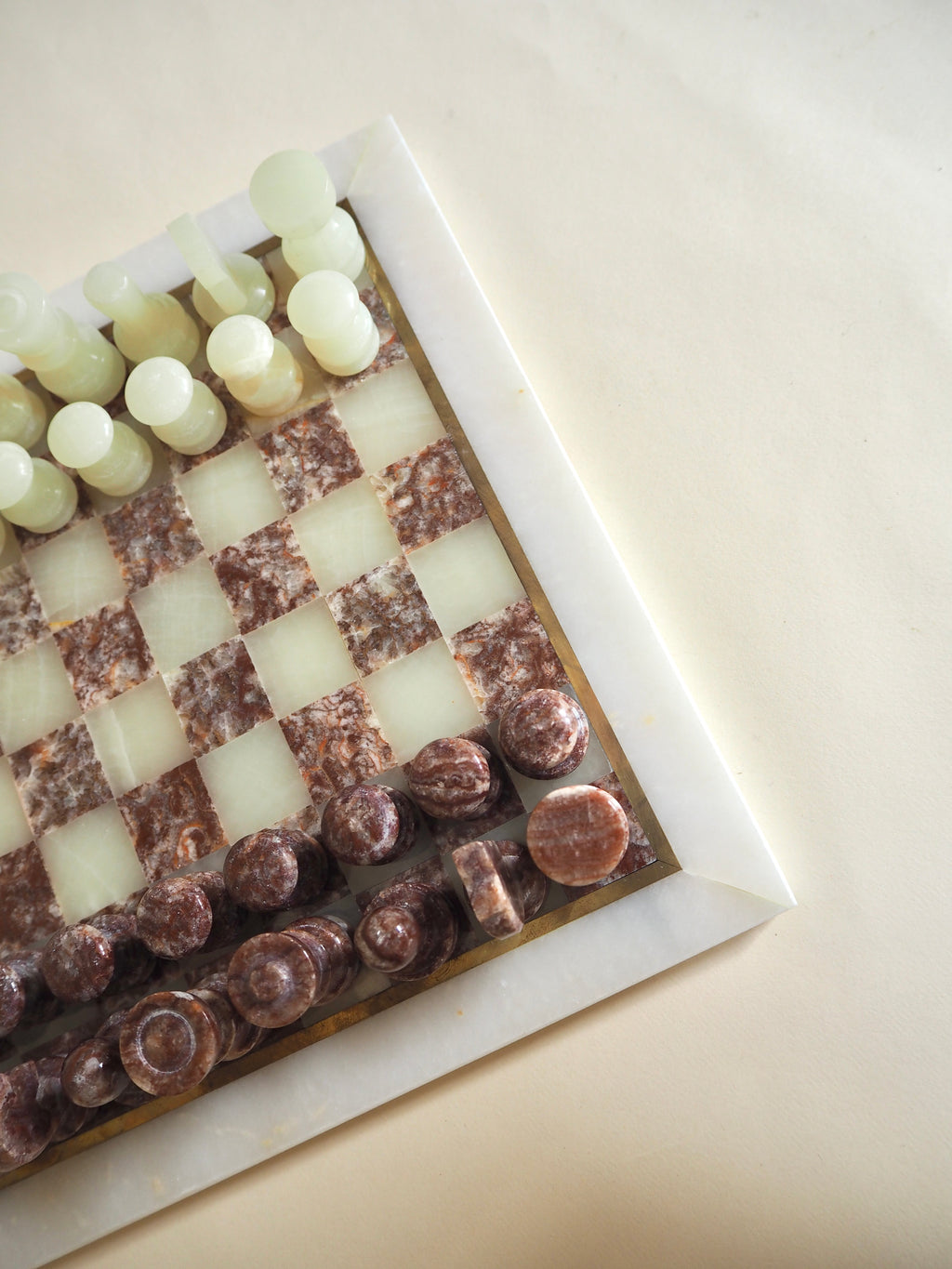Jeu d'échecs en onyx et marbre