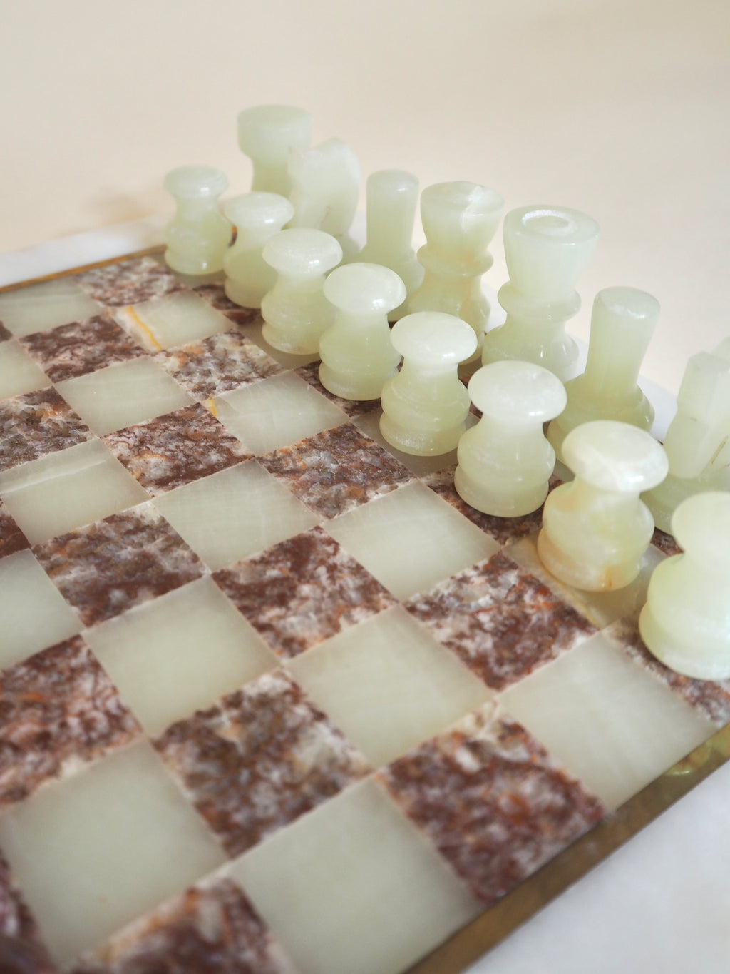 Jeu d'échecs en onyx et marbre