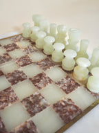Jeu d'échecs en onyx et marbre