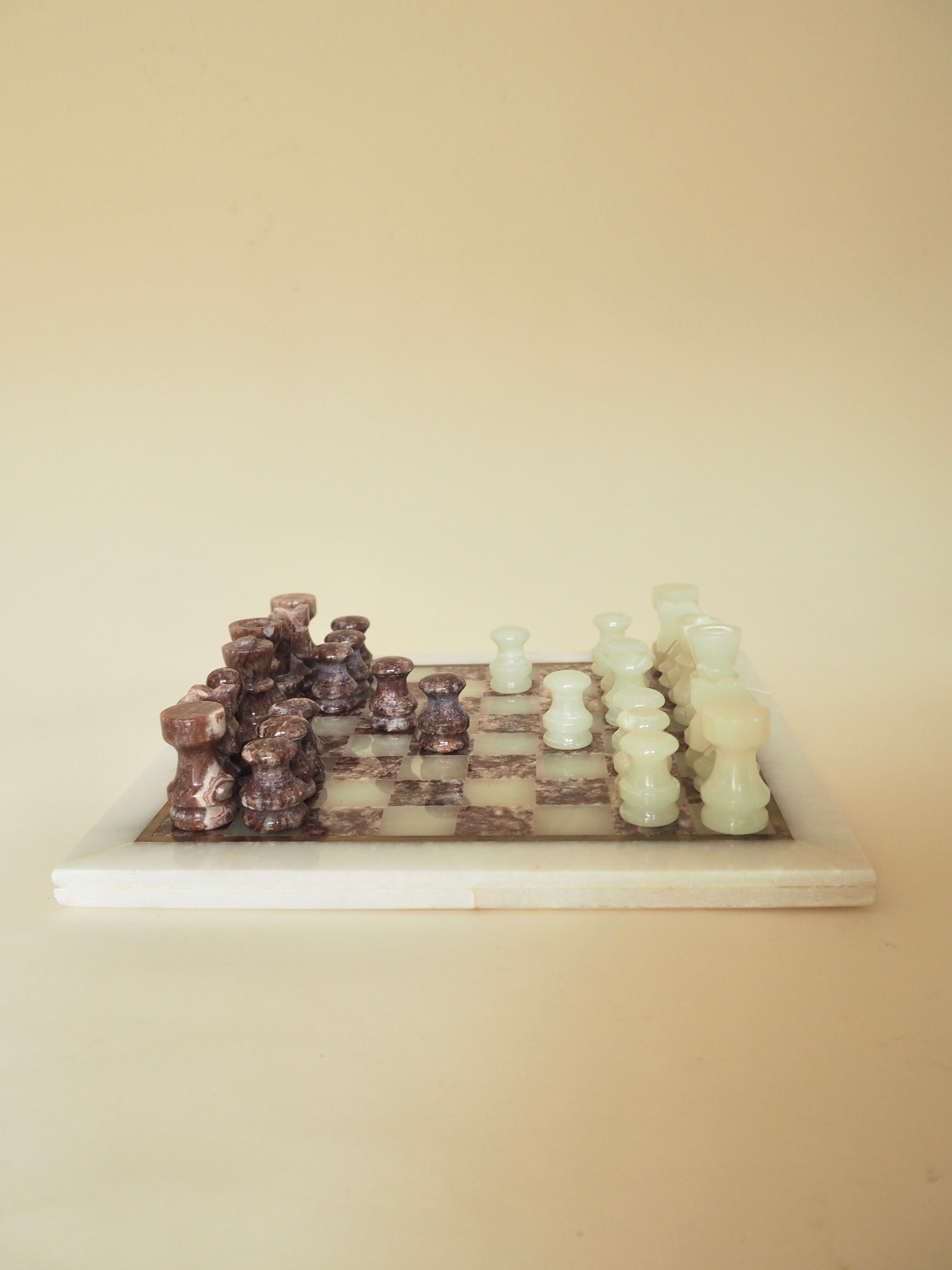 Jeu d'échecs en onyx et marbre