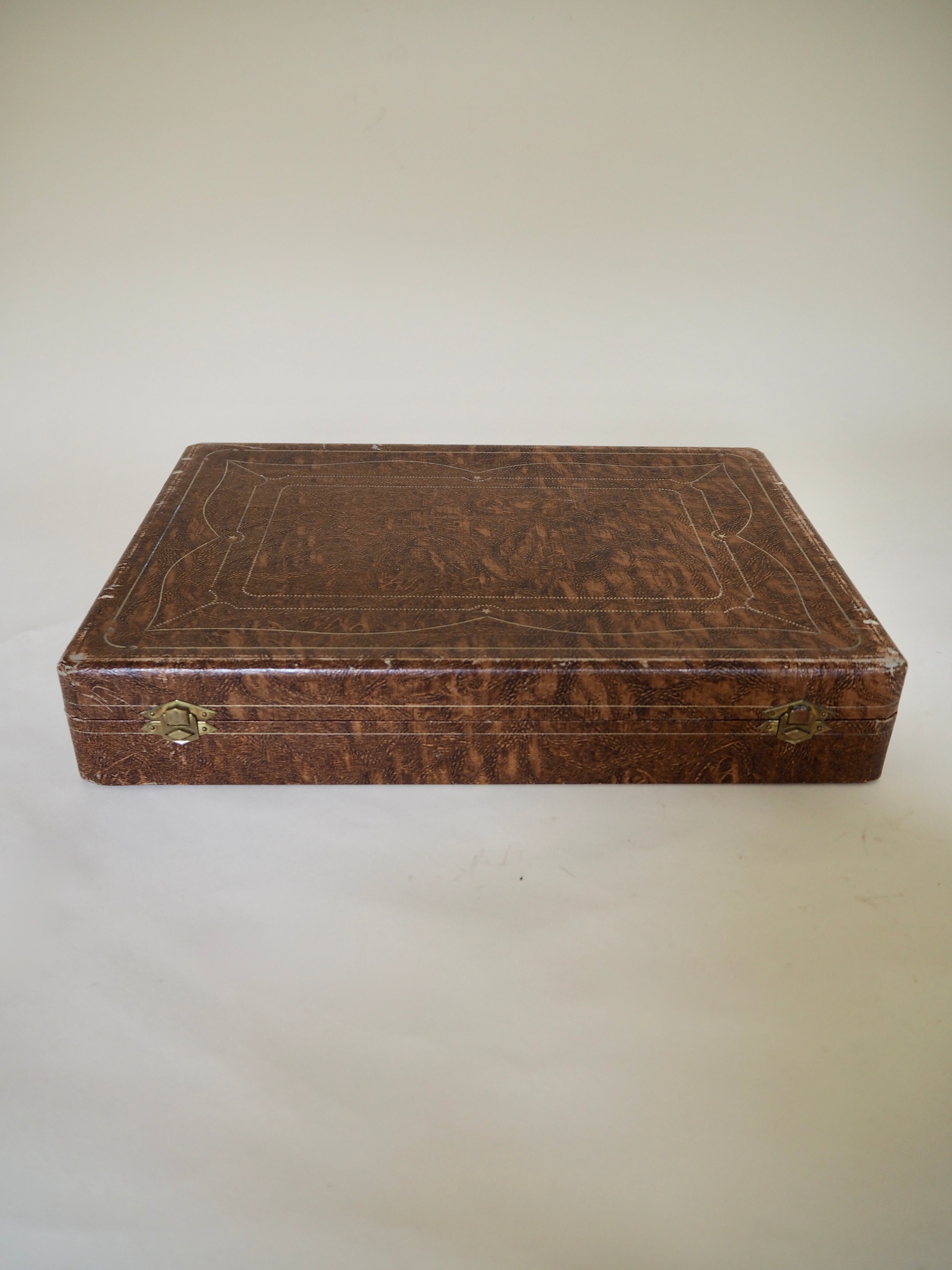 Ménagère de table en os et nacre