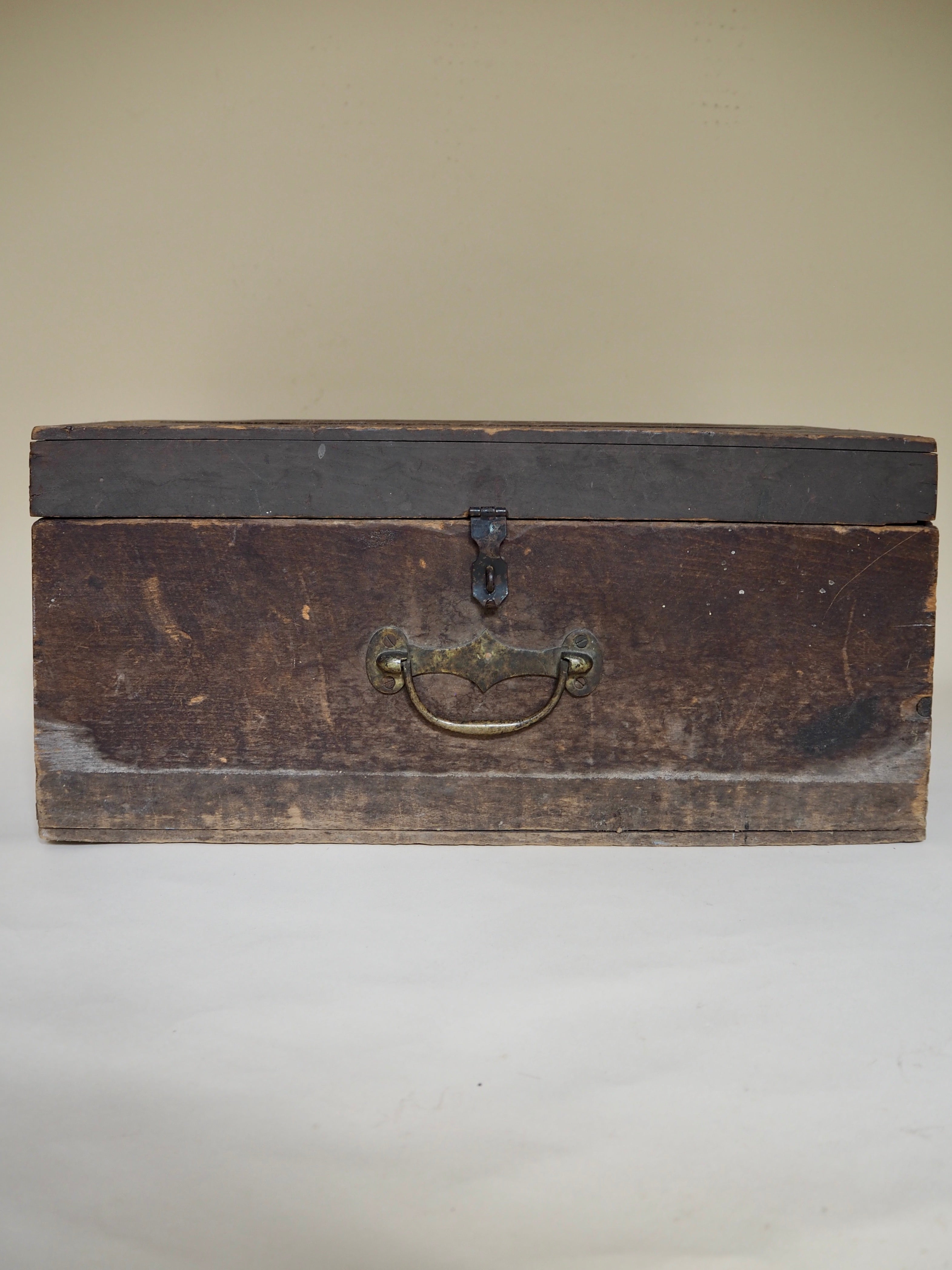 Ancienne caisse d’atelier en bois