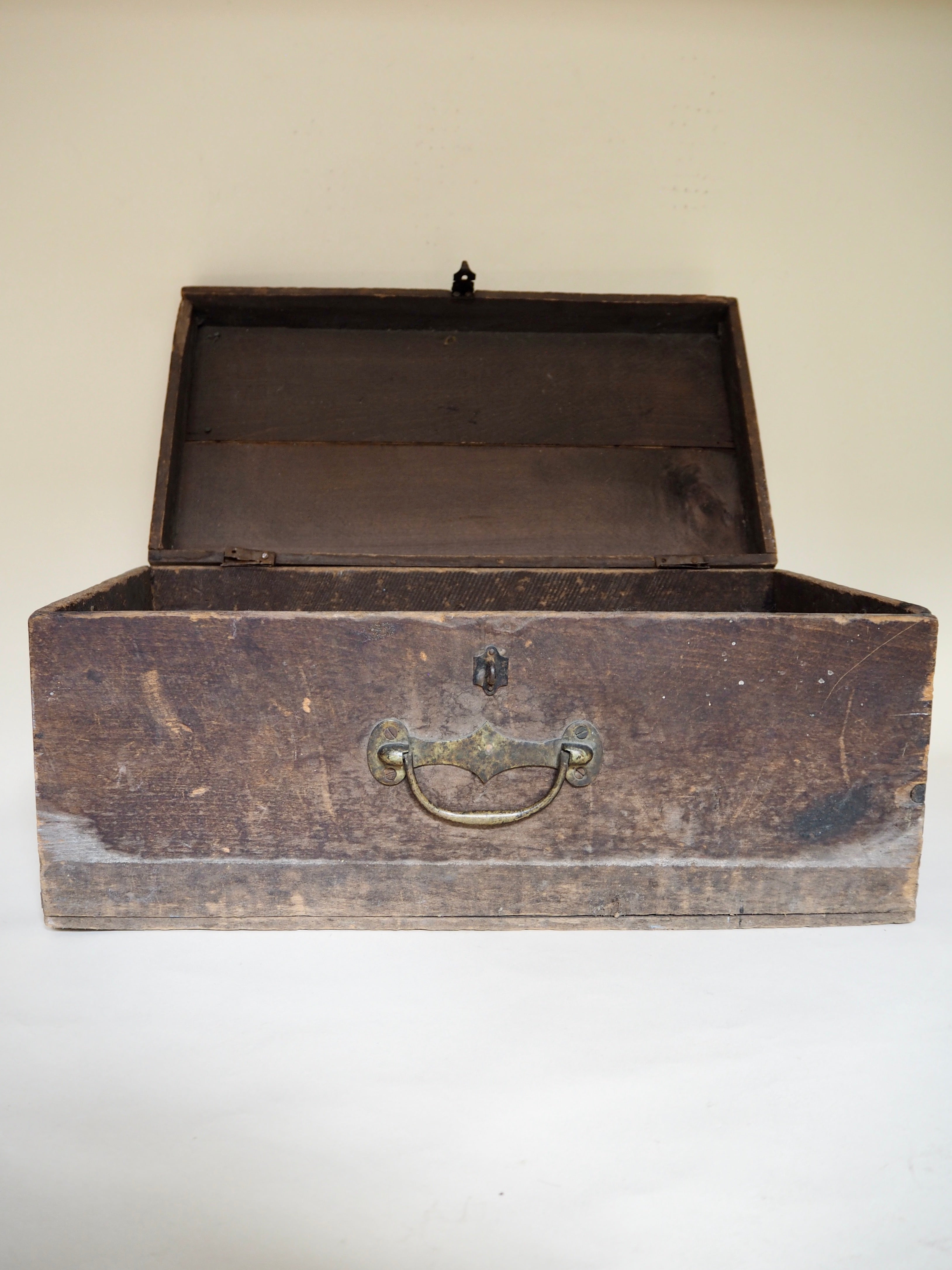 Ancienne caisse d’atelier en bois