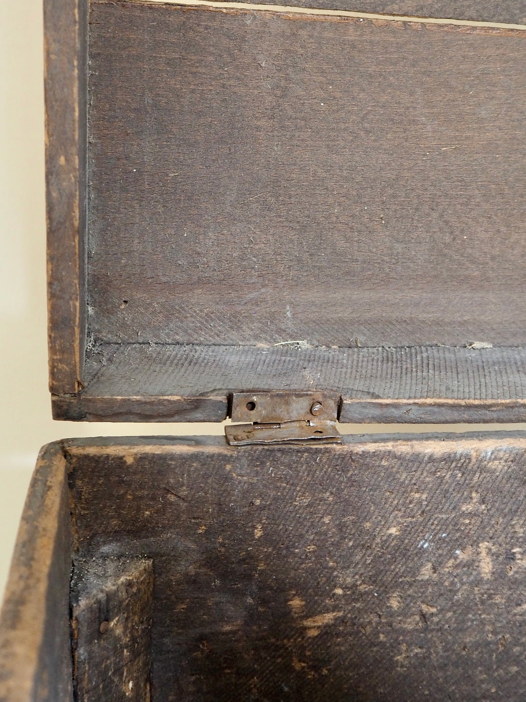 Ancienne caisse d’atelier en bois