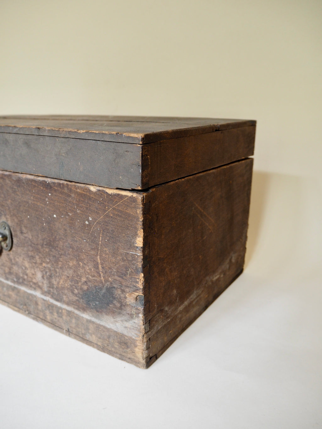 Ancienne caisse d’atelier en bois