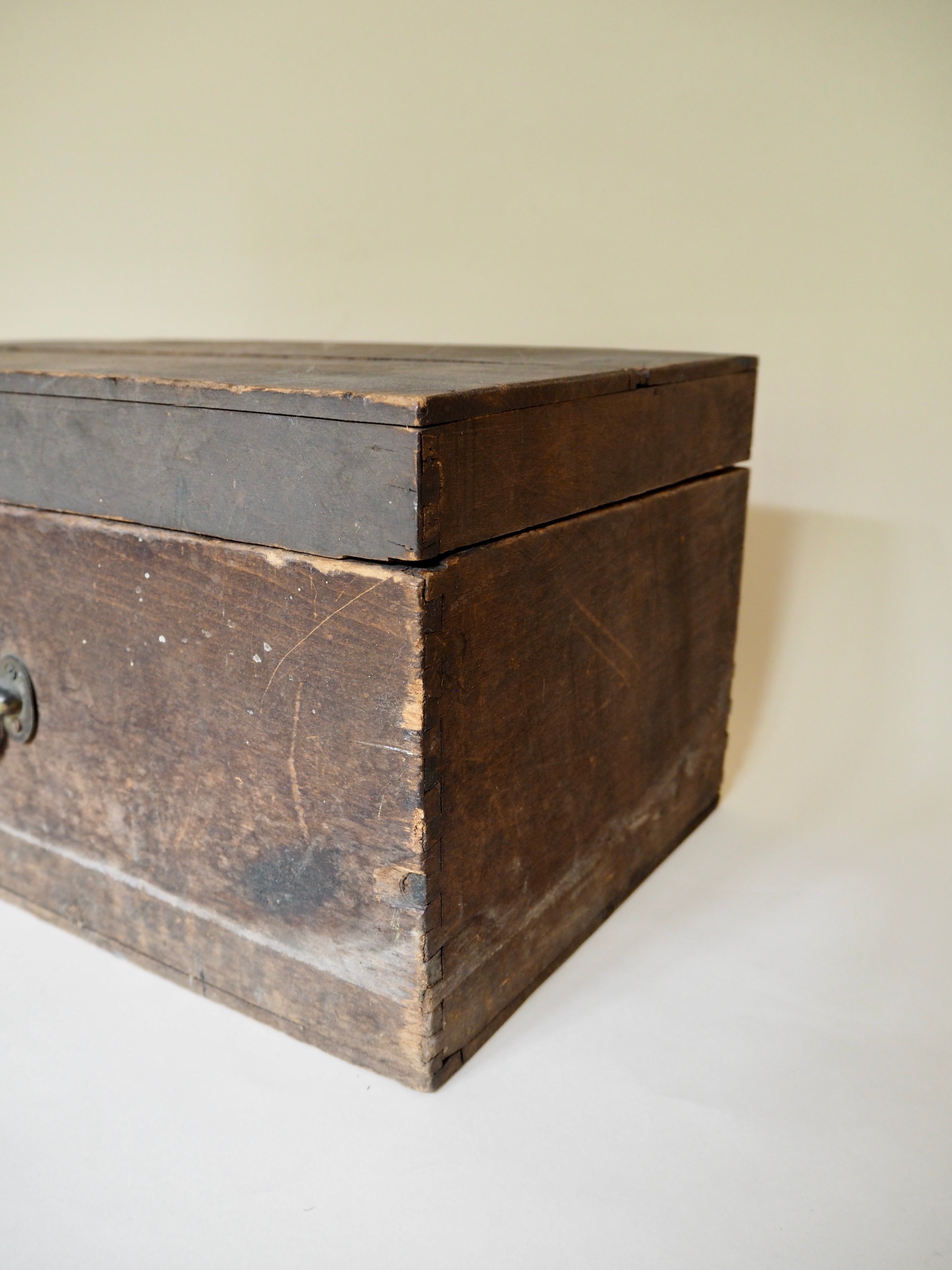 Ancienne caisse d’atelier en bois