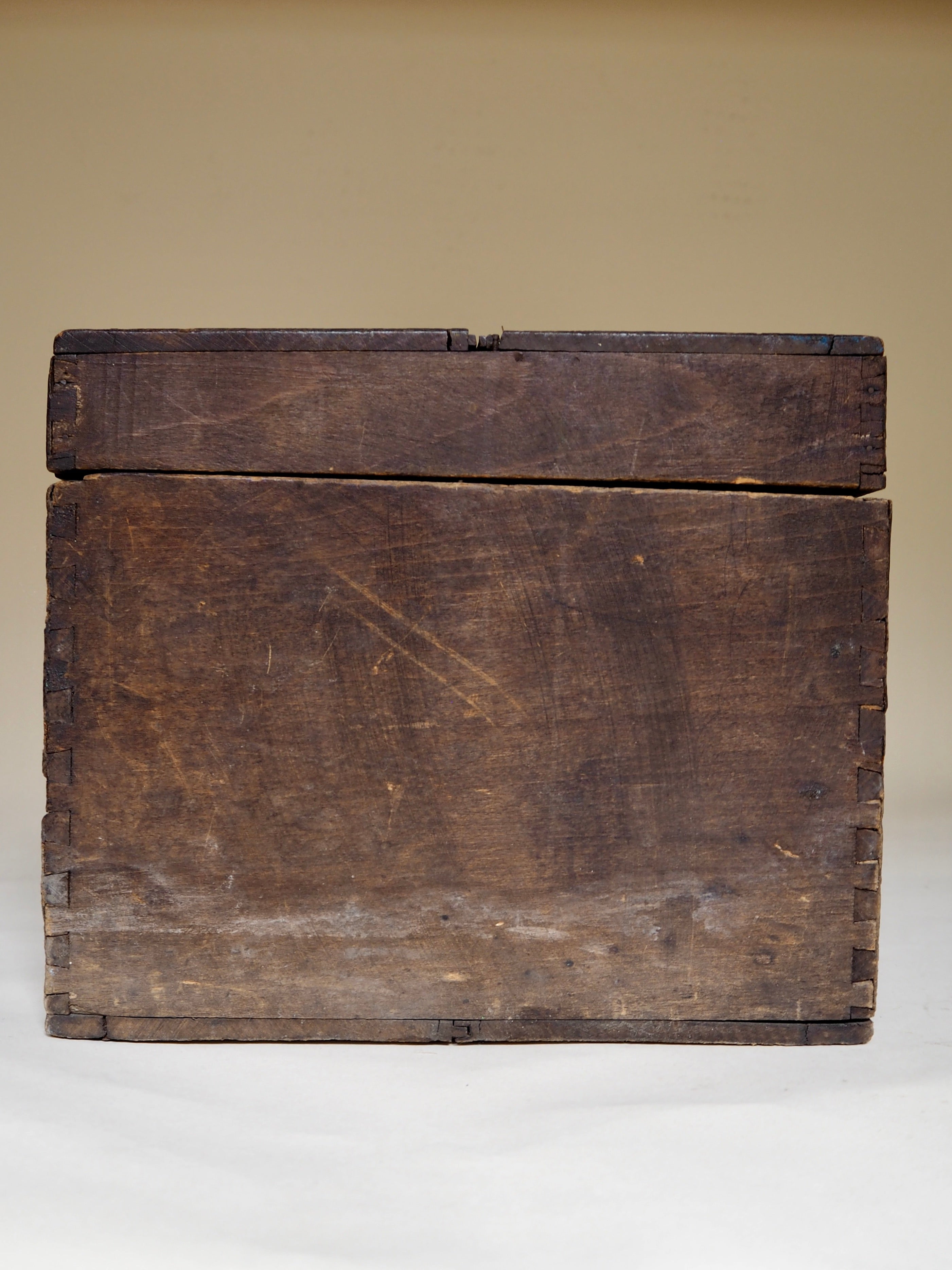 Ancienne caisse d’atelier en bois