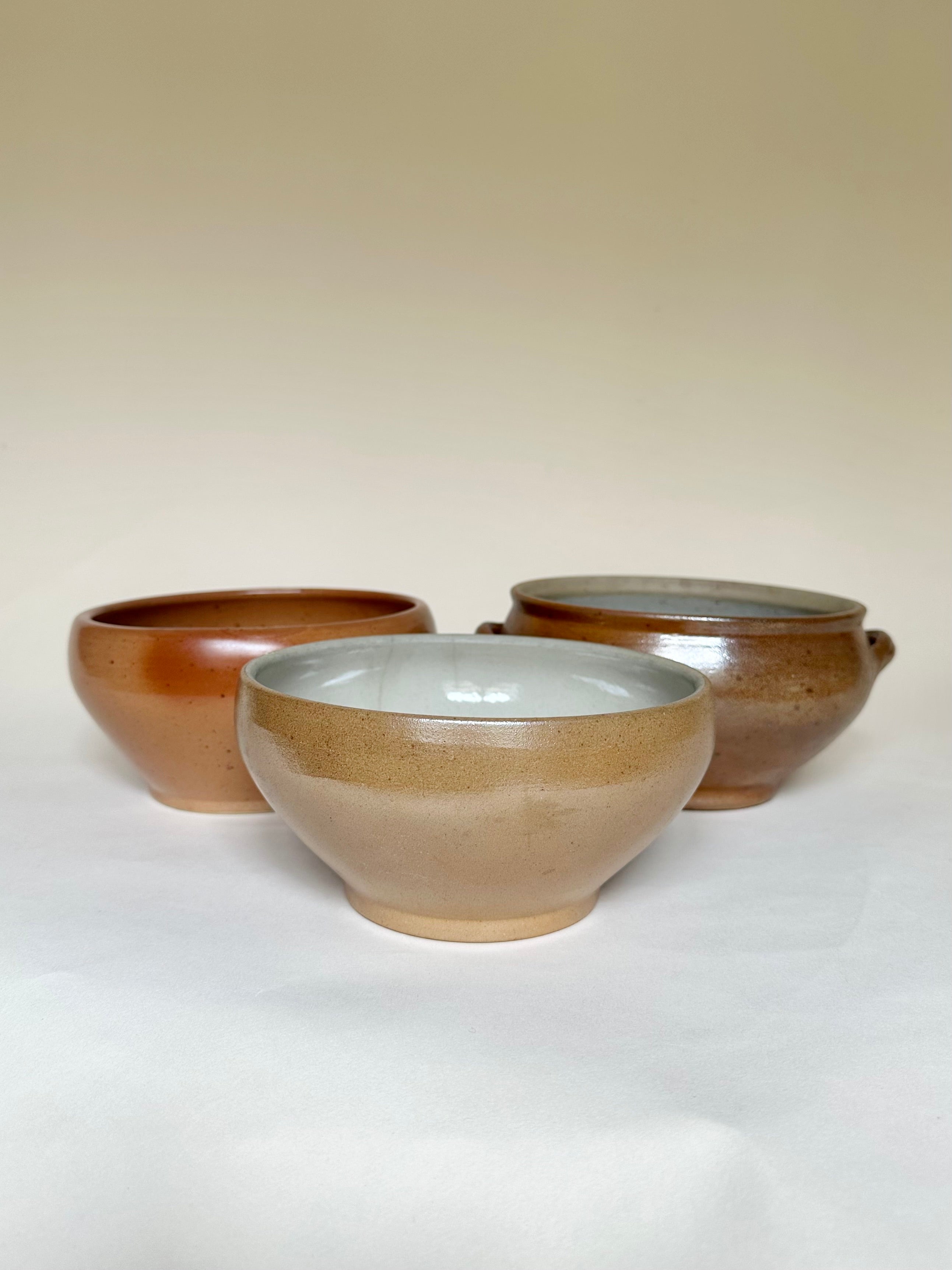 Set de trois plats creux en grès