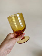 Set de six verres à pied en verre bullé jaune