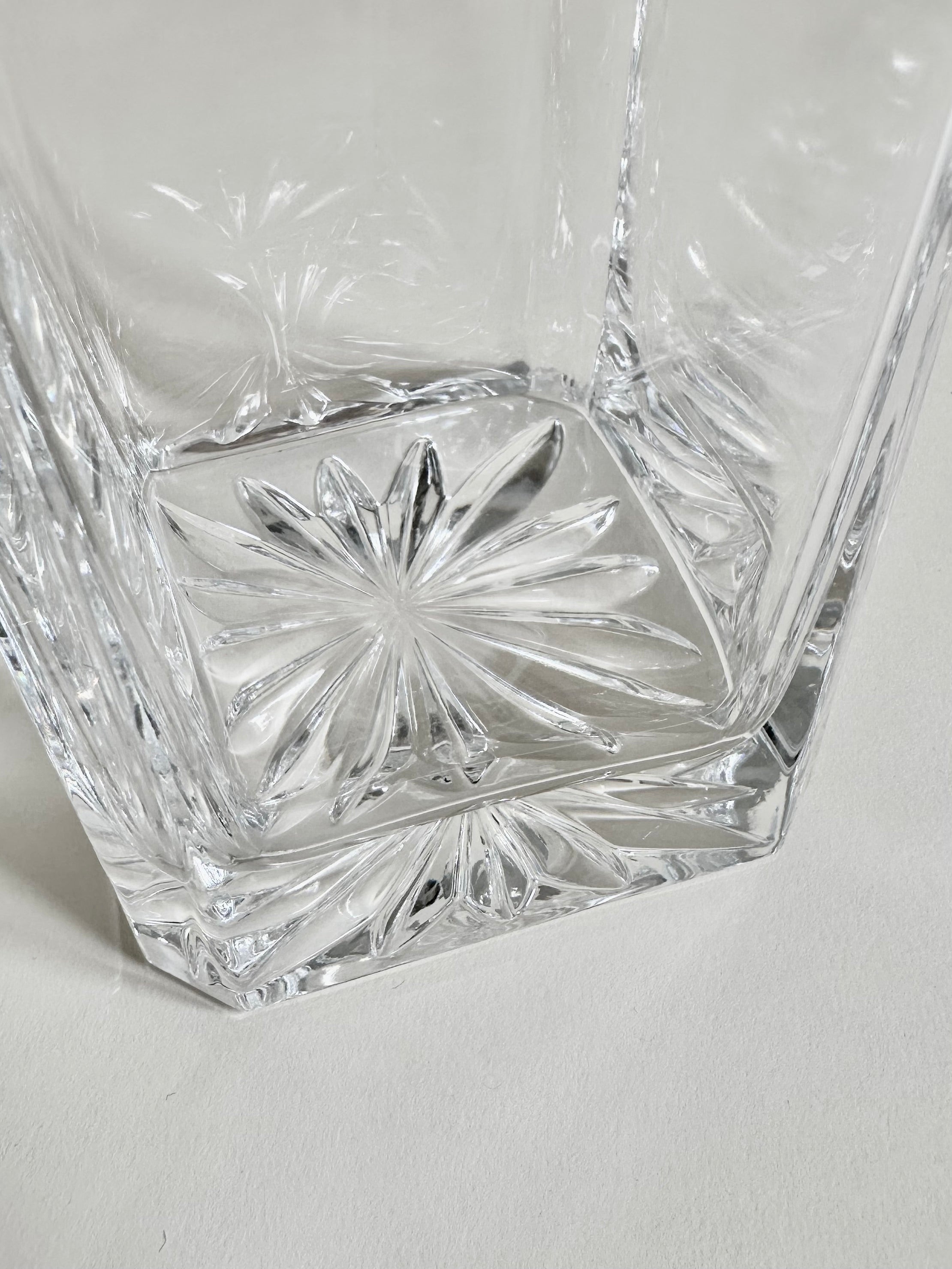 Carafe à whisky en cristal taillé